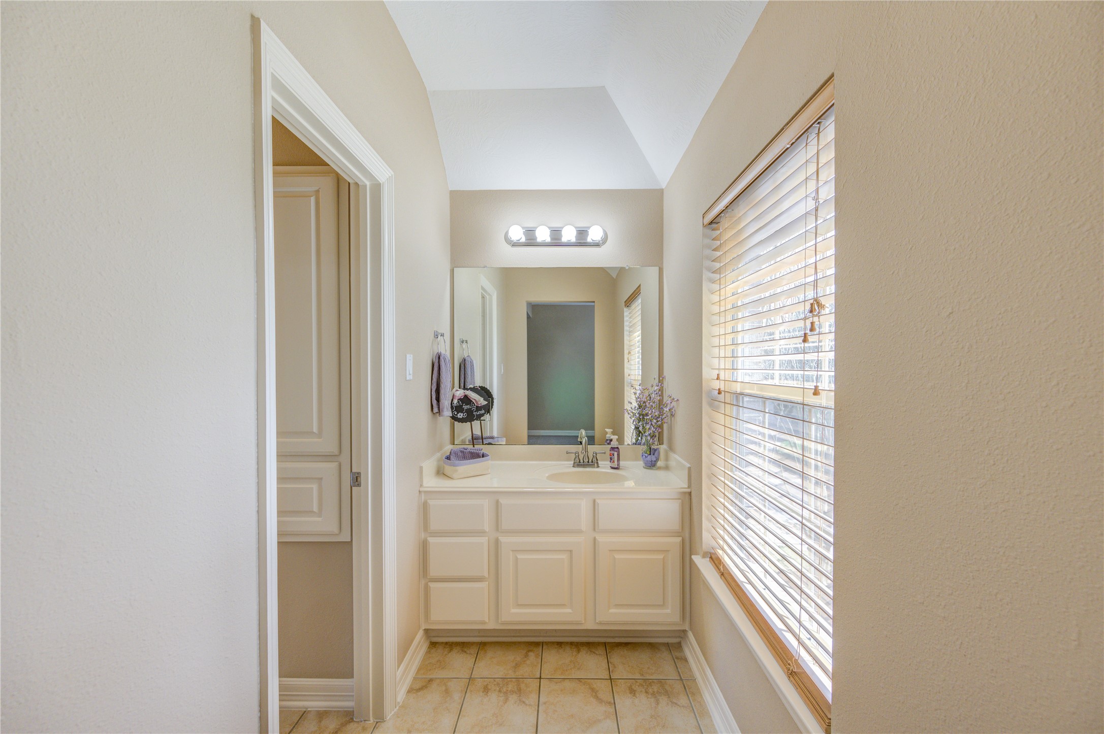 Shared Bathroom Between Bedrooms
