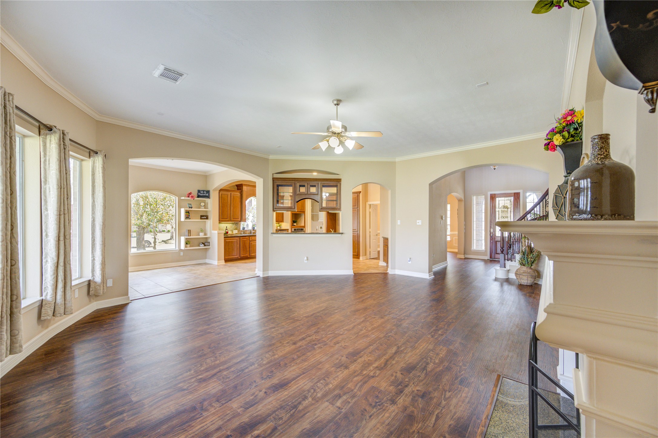 Bright breakfast area overlooking the kitchen, creating a warm and connected living space.