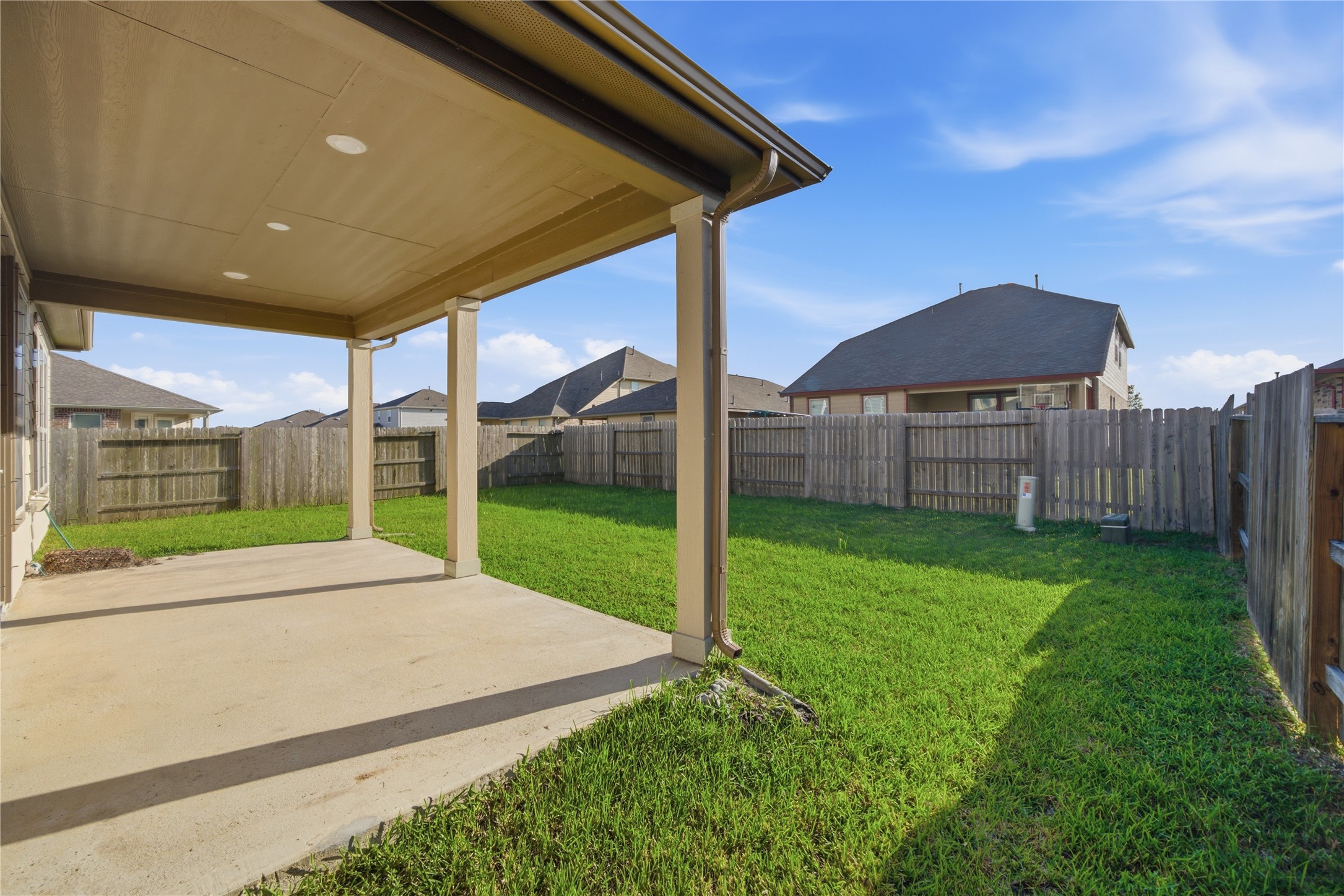 10318 Mount Winchell Drive, Iowa Colony, TX 77583
