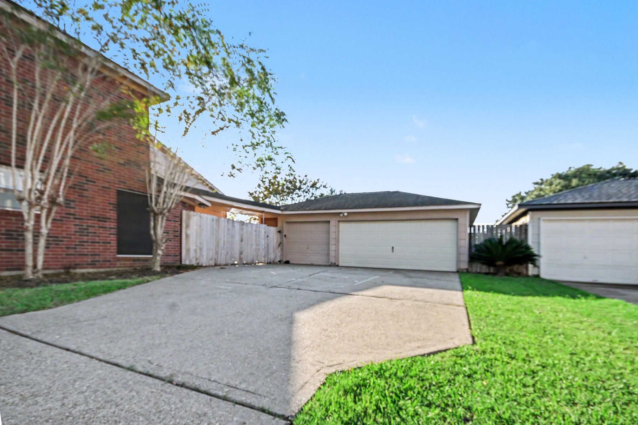 2604 Briarglen Drive, Pearland, TX 77581