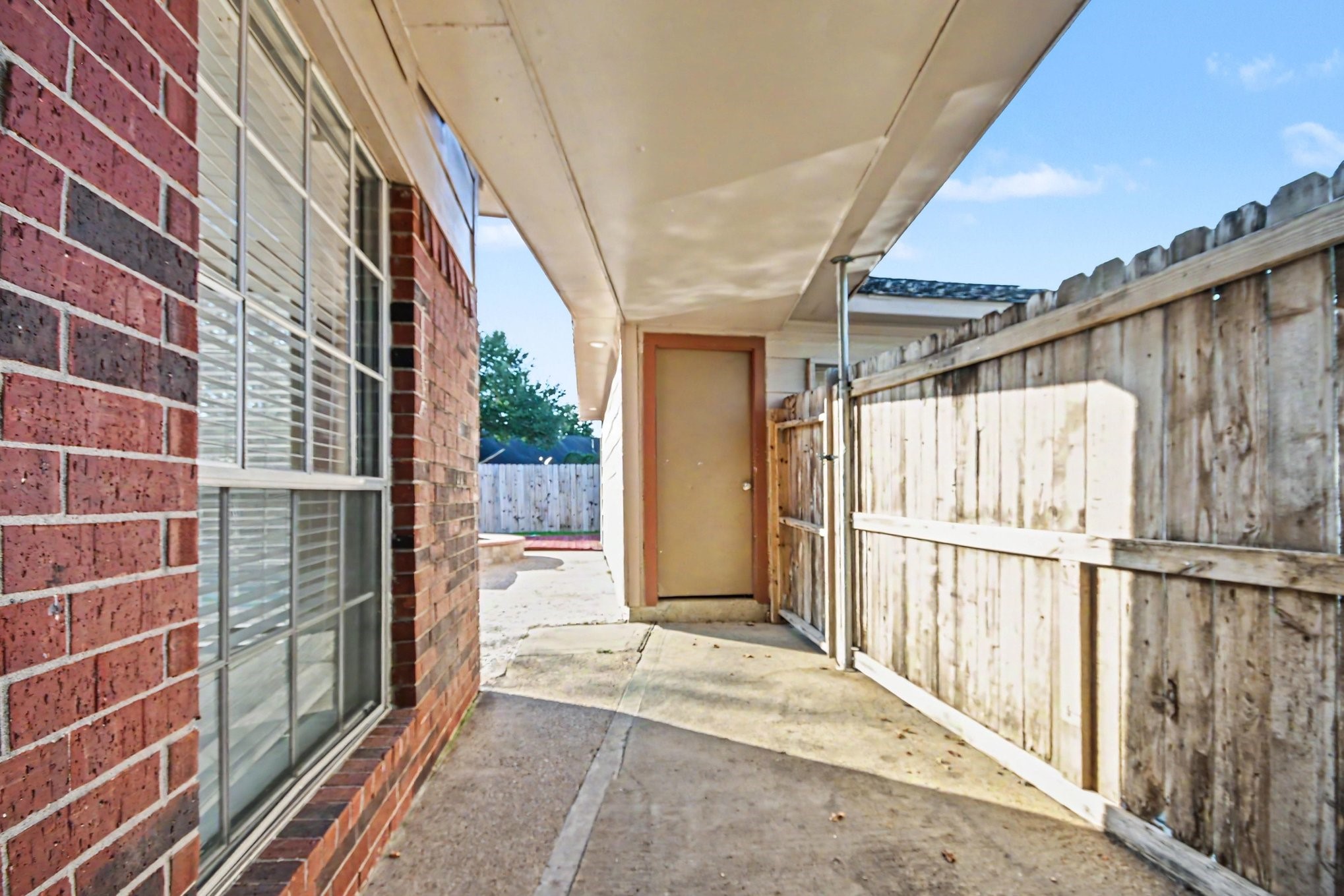 2604 Briarglen Drive, Pearland, TX 77581