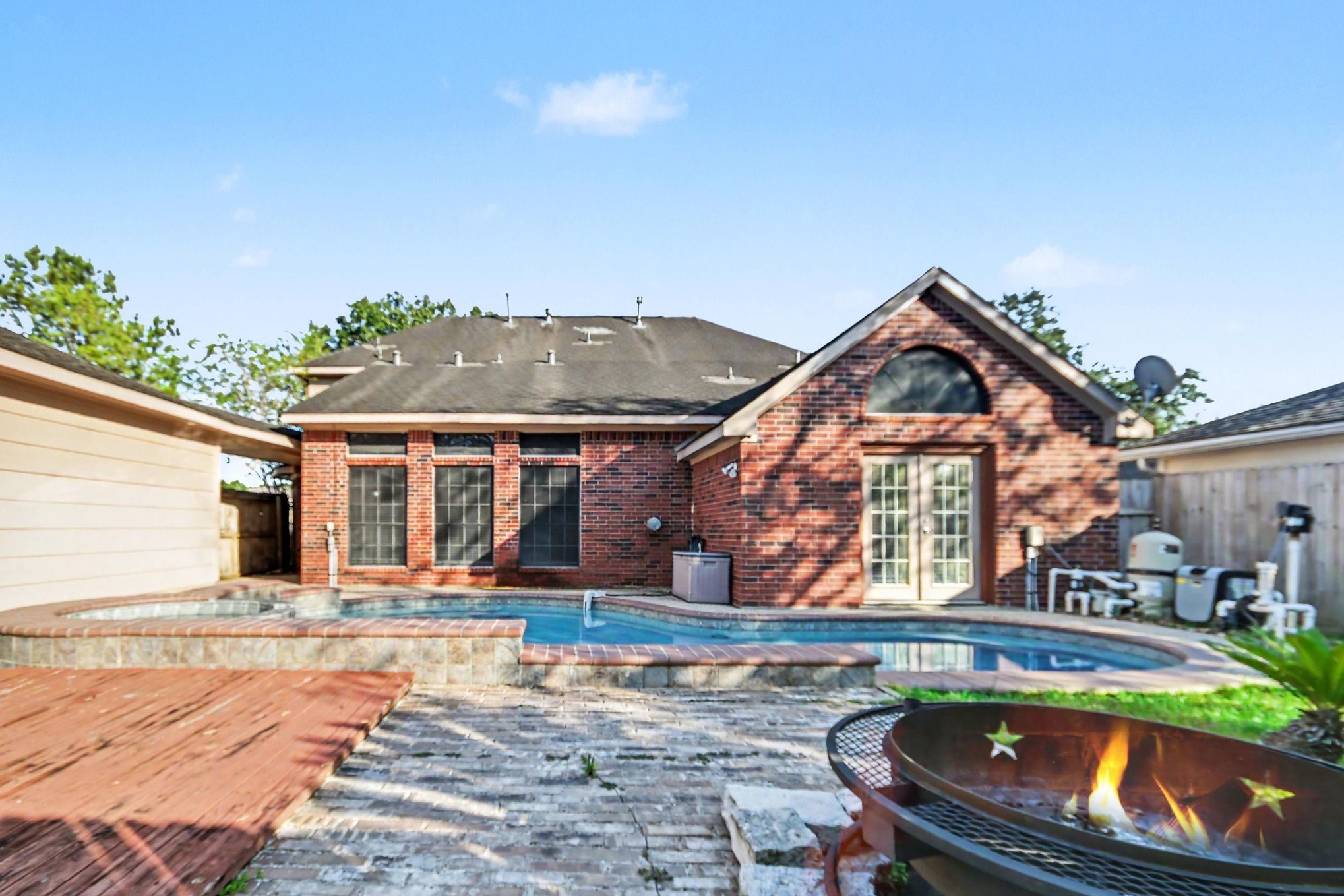 2604 Briarglen Drive, Pearland, TX 77581