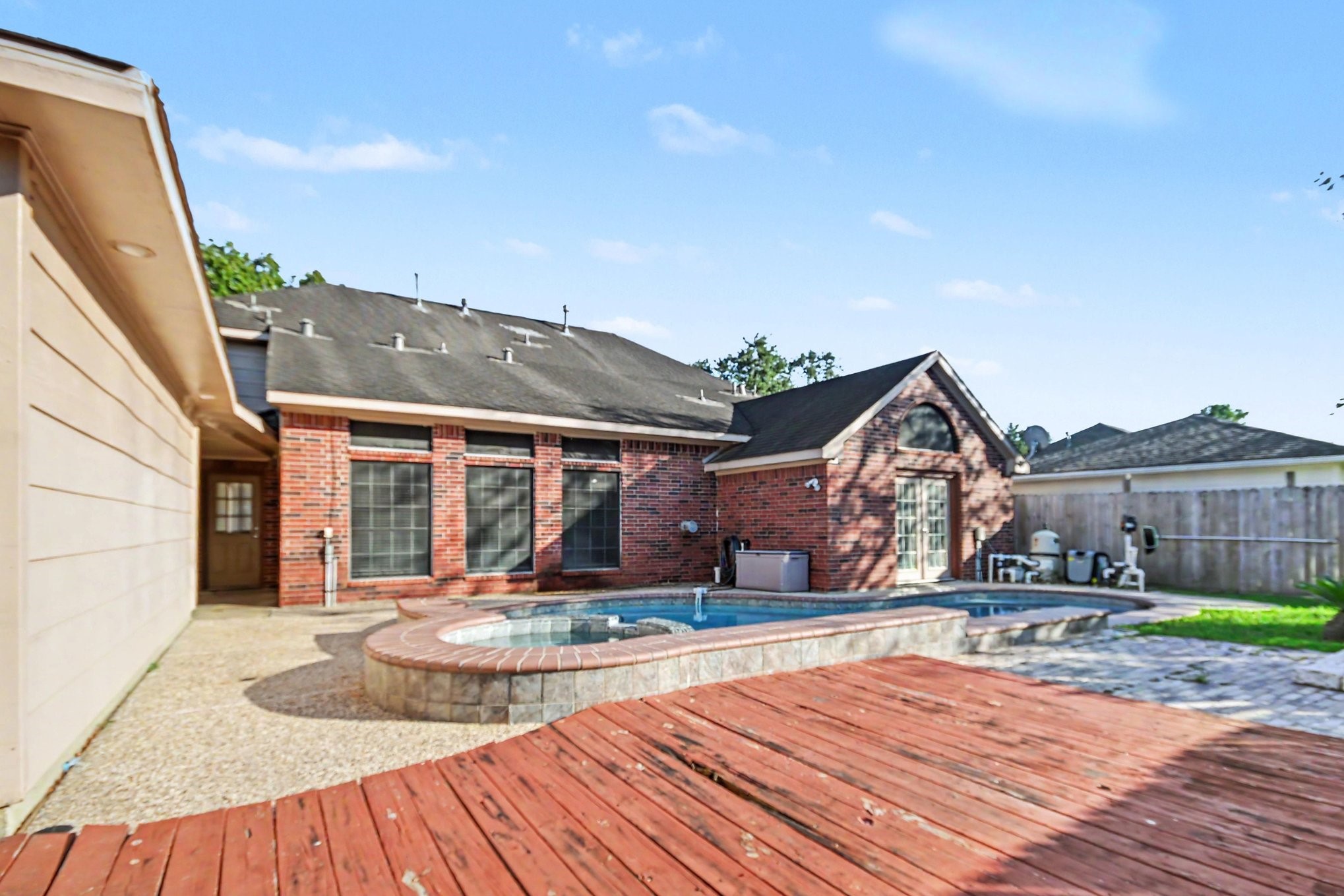 2604 Briarglen Drive, Pearland, TX 77581