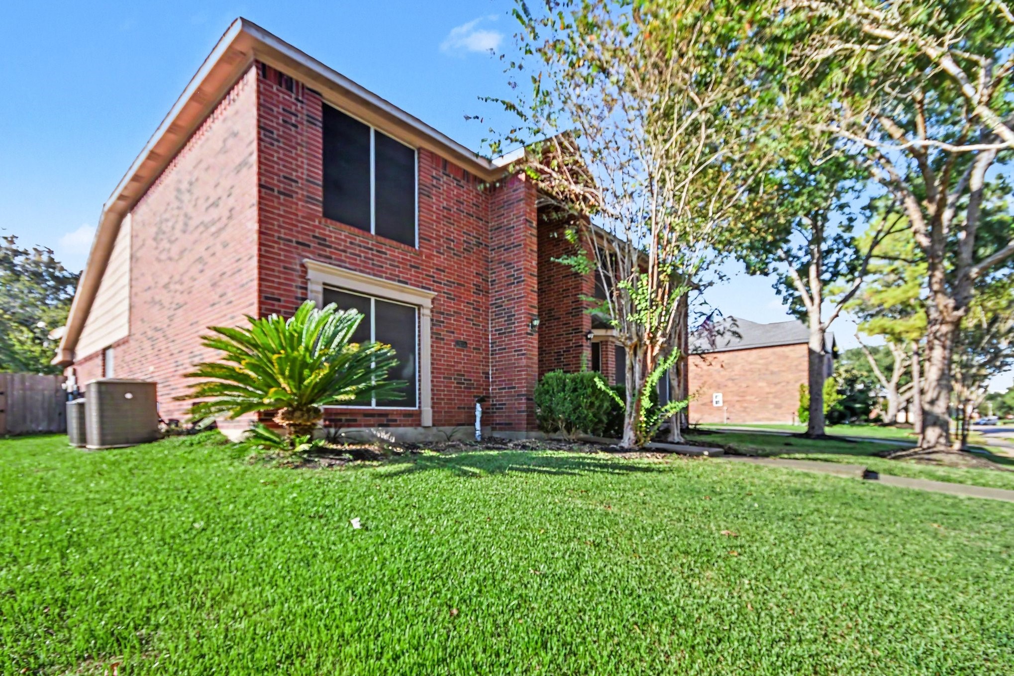 2604 Briarglen Drive, Pearland, TX 77581