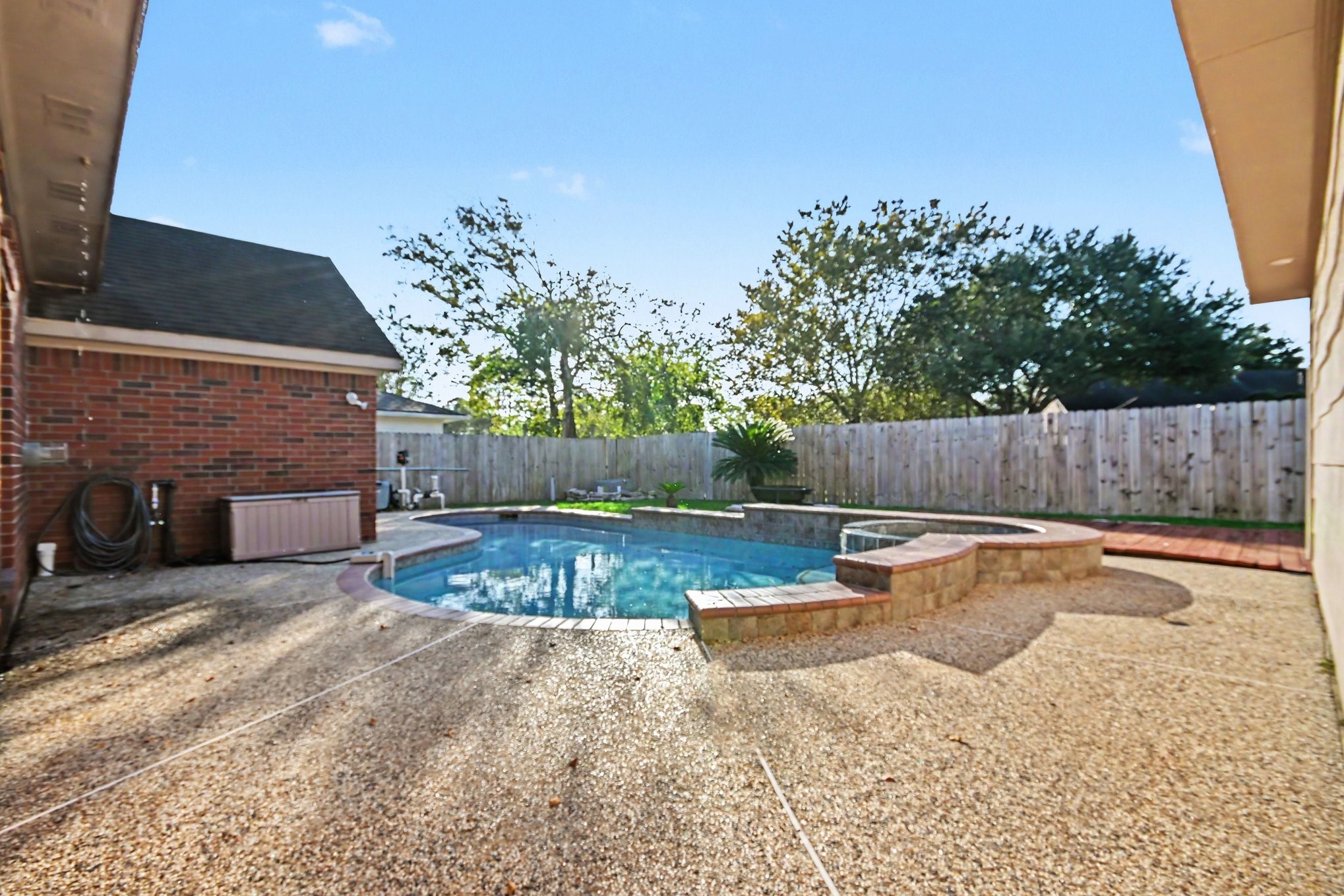 2604 Briarglen Drive, Pearland, TX 77581