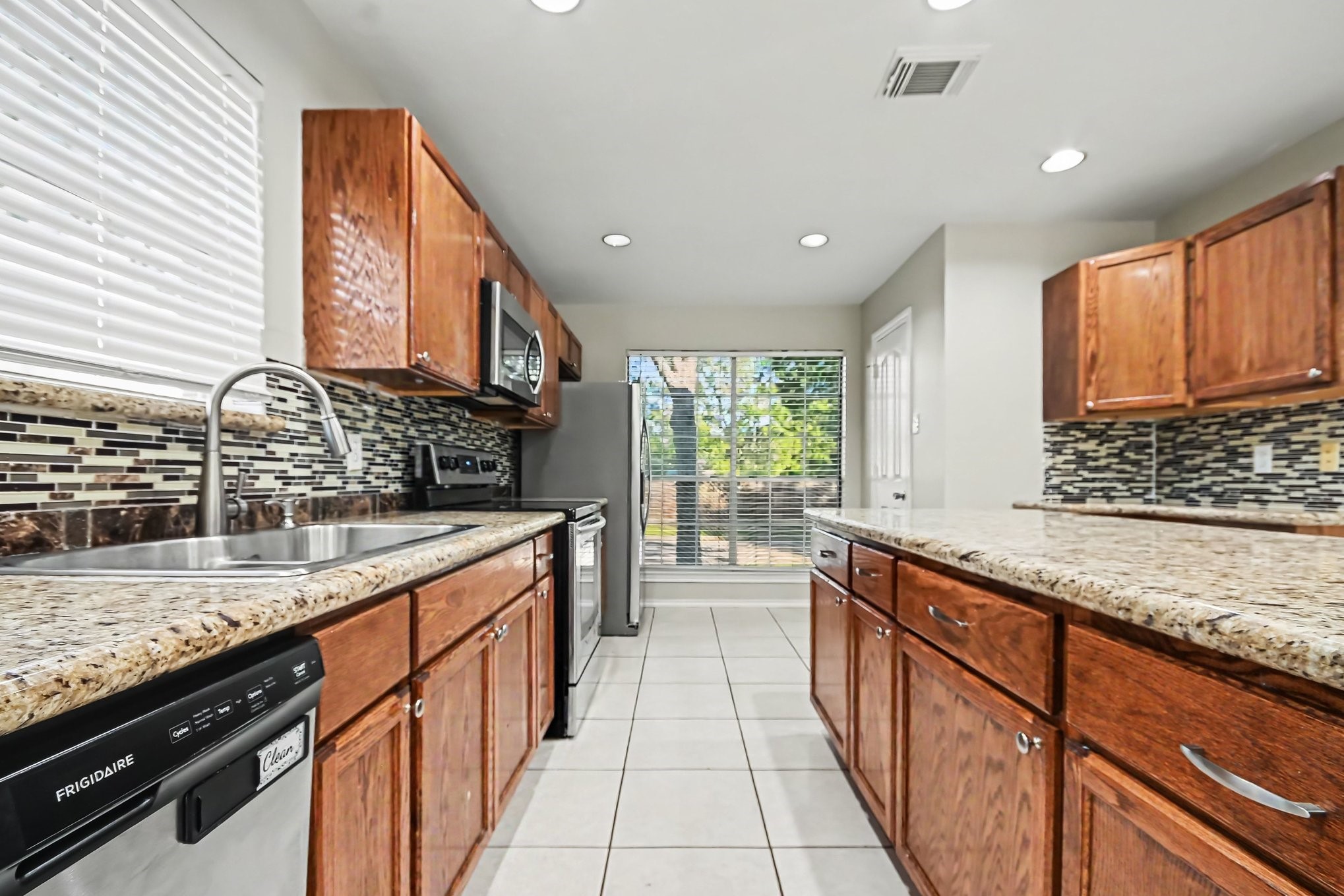 2604 Briarglen Drive, Pearland, TX 77581