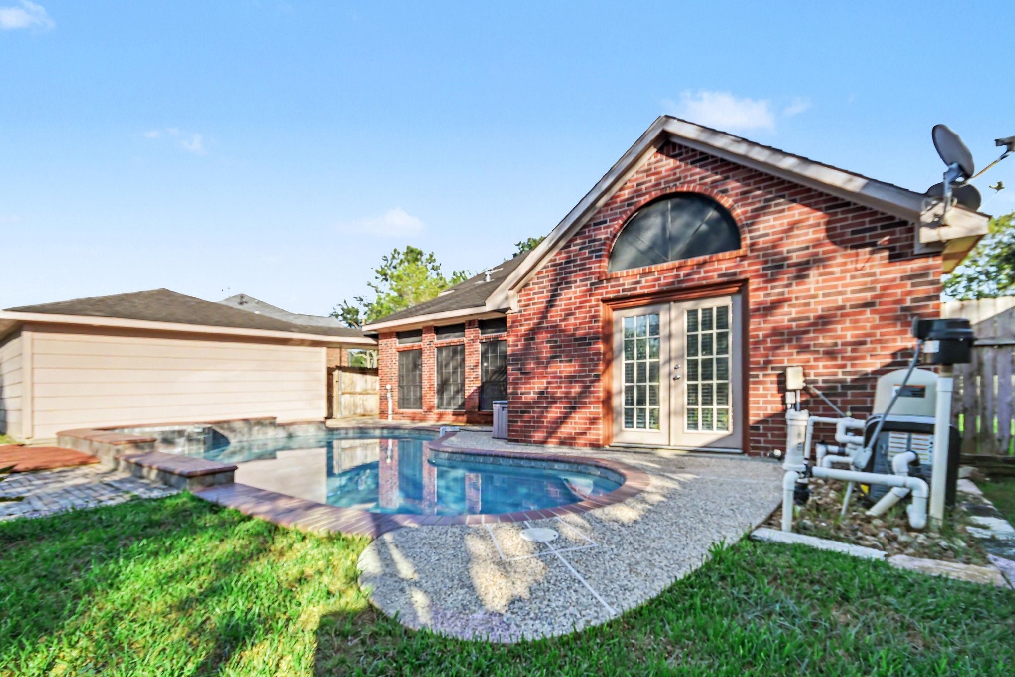 2604 Briarglen Drive, Pearland, TX 77581