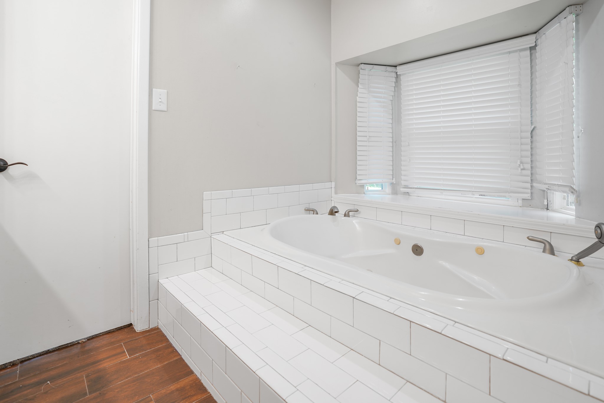 Jacuzzi tub in one of the primary suites.