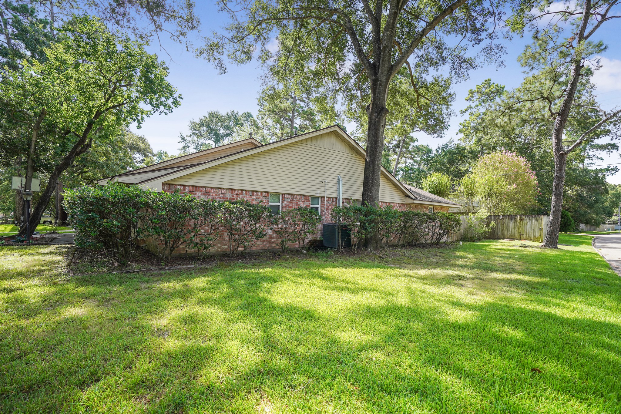 2102 Oak Shores Drive, Houston, TX 77339