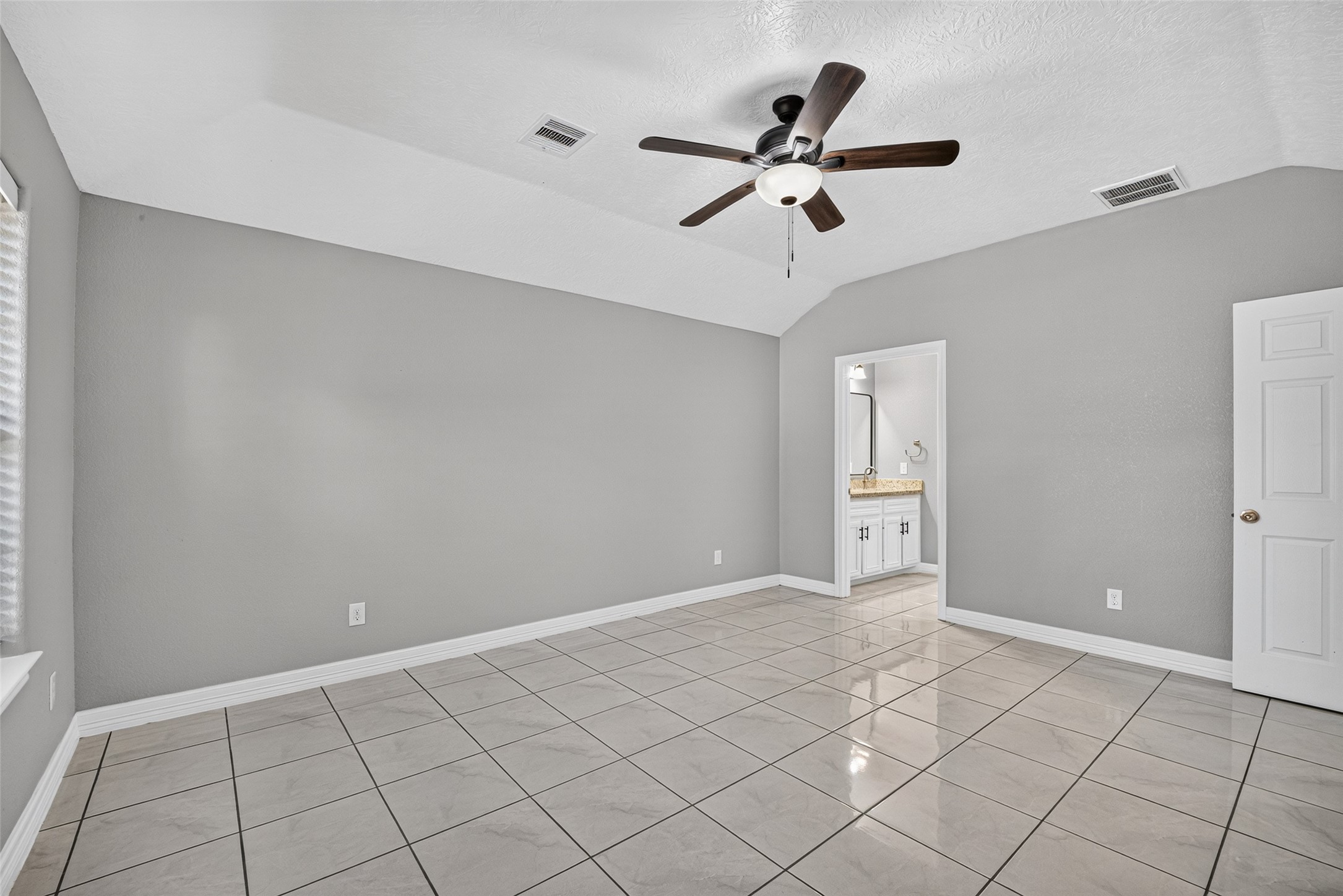803 Avenue K, South Houston, TX 77587