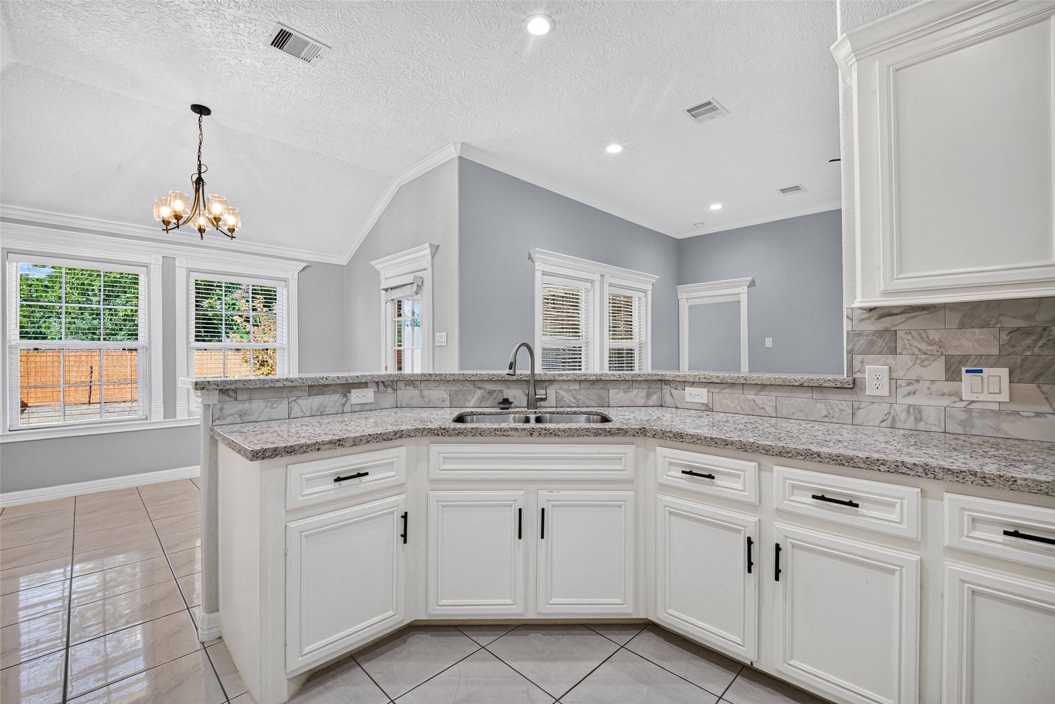 803 Avenue K, South Houston, TX 77587