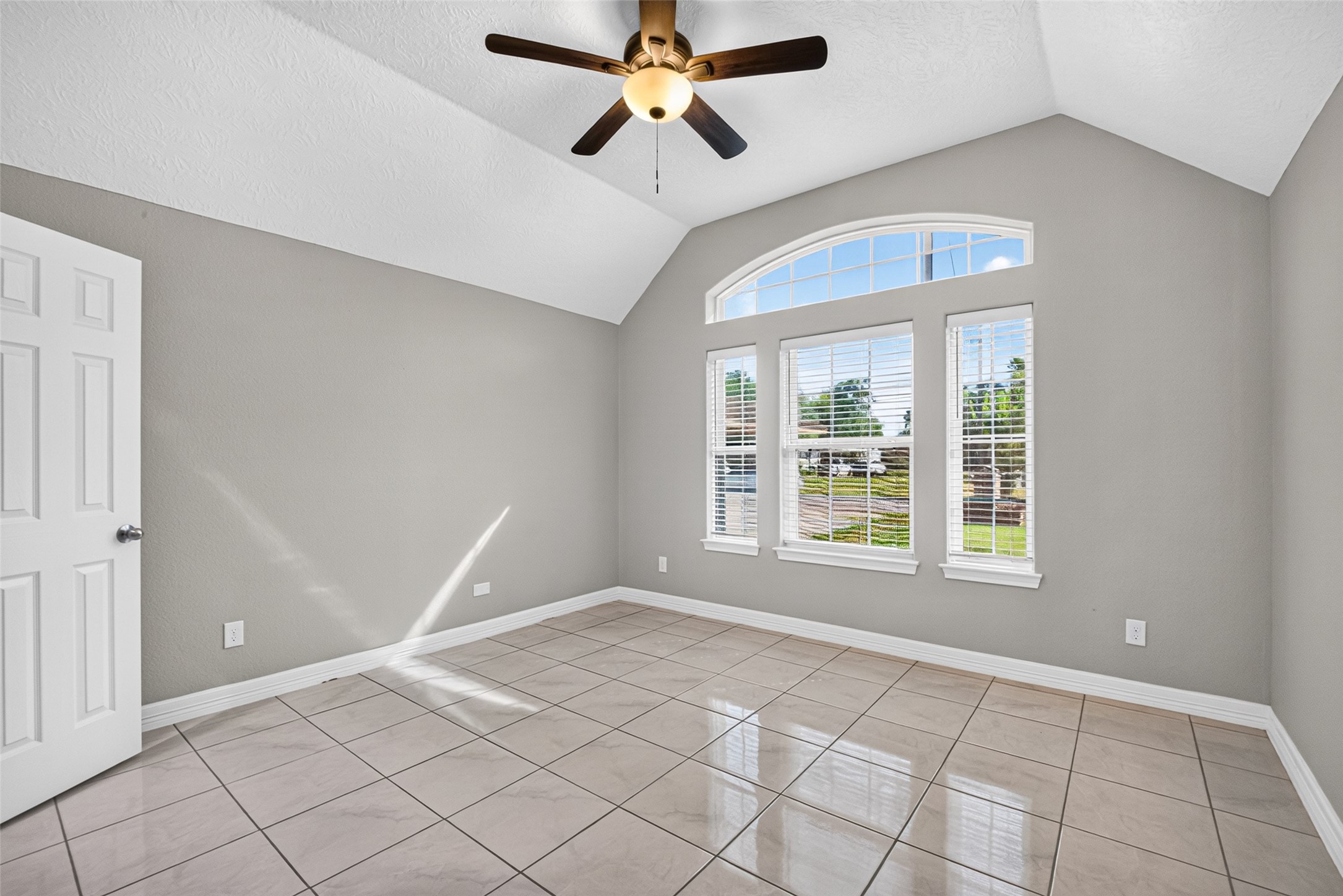 803 Avenue K, South Houston, TX 77587