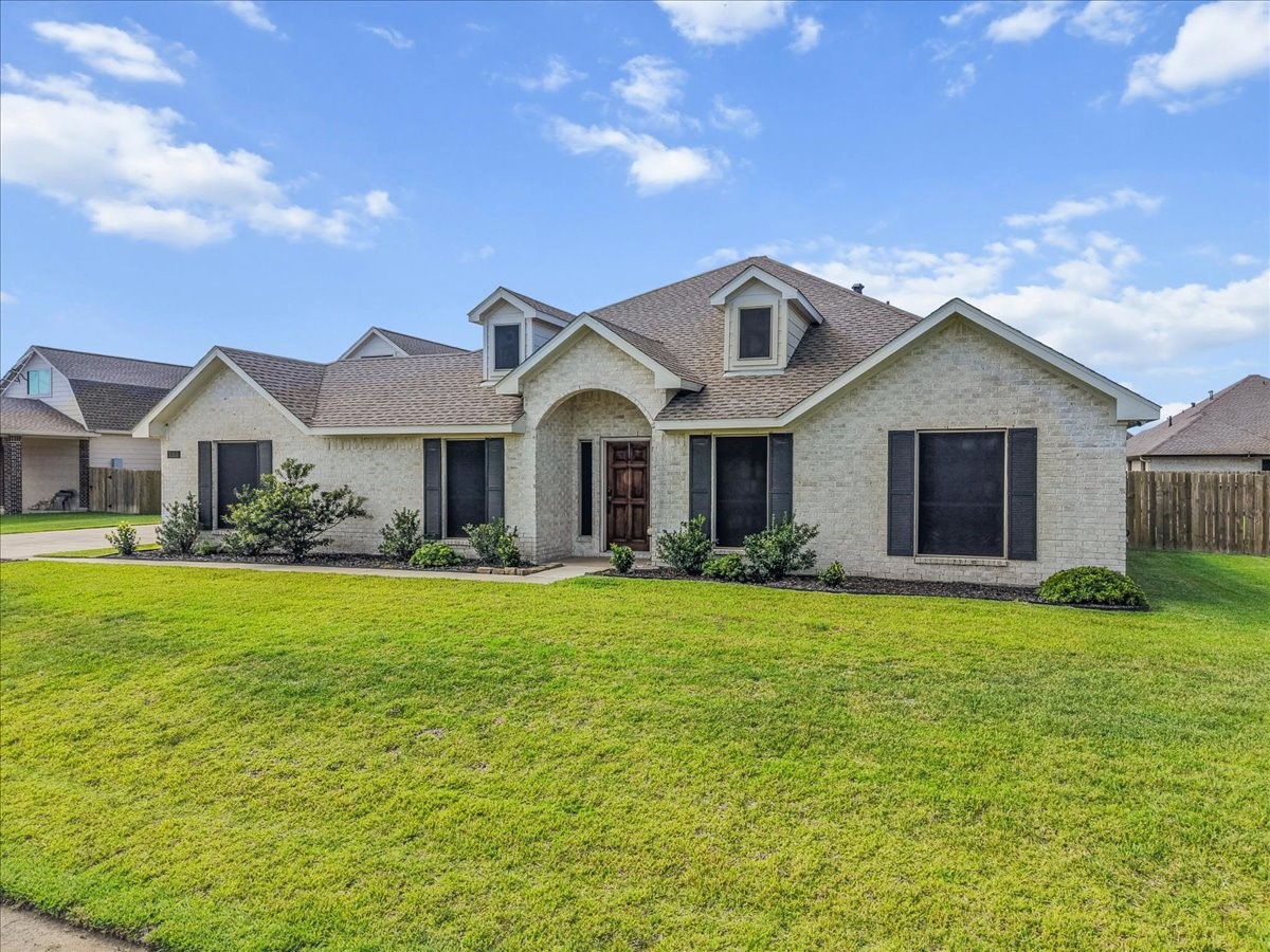 3310 Bastian Road, Dickinson, TX 77539