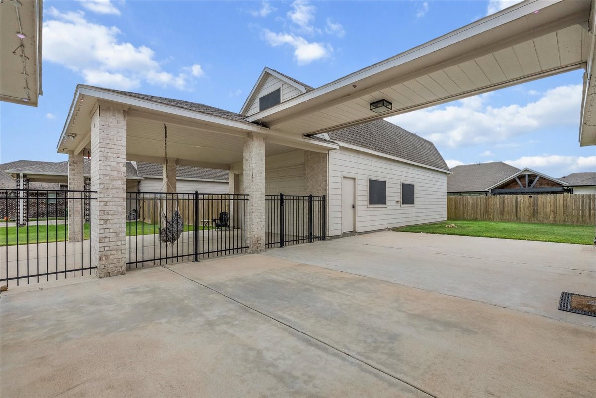 3310 Bastian Road, Dickinson, TX 77539