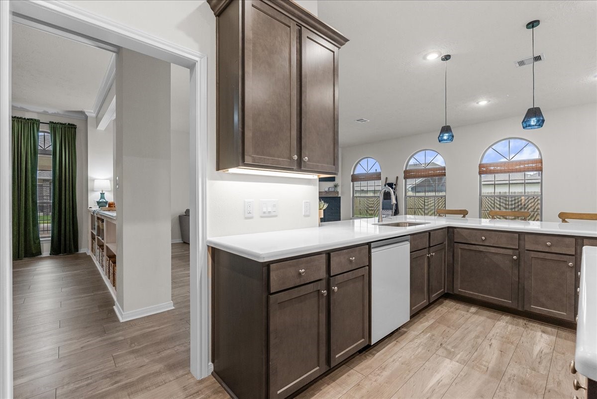 3310 Bastian Road, Dickinson, TX 77539