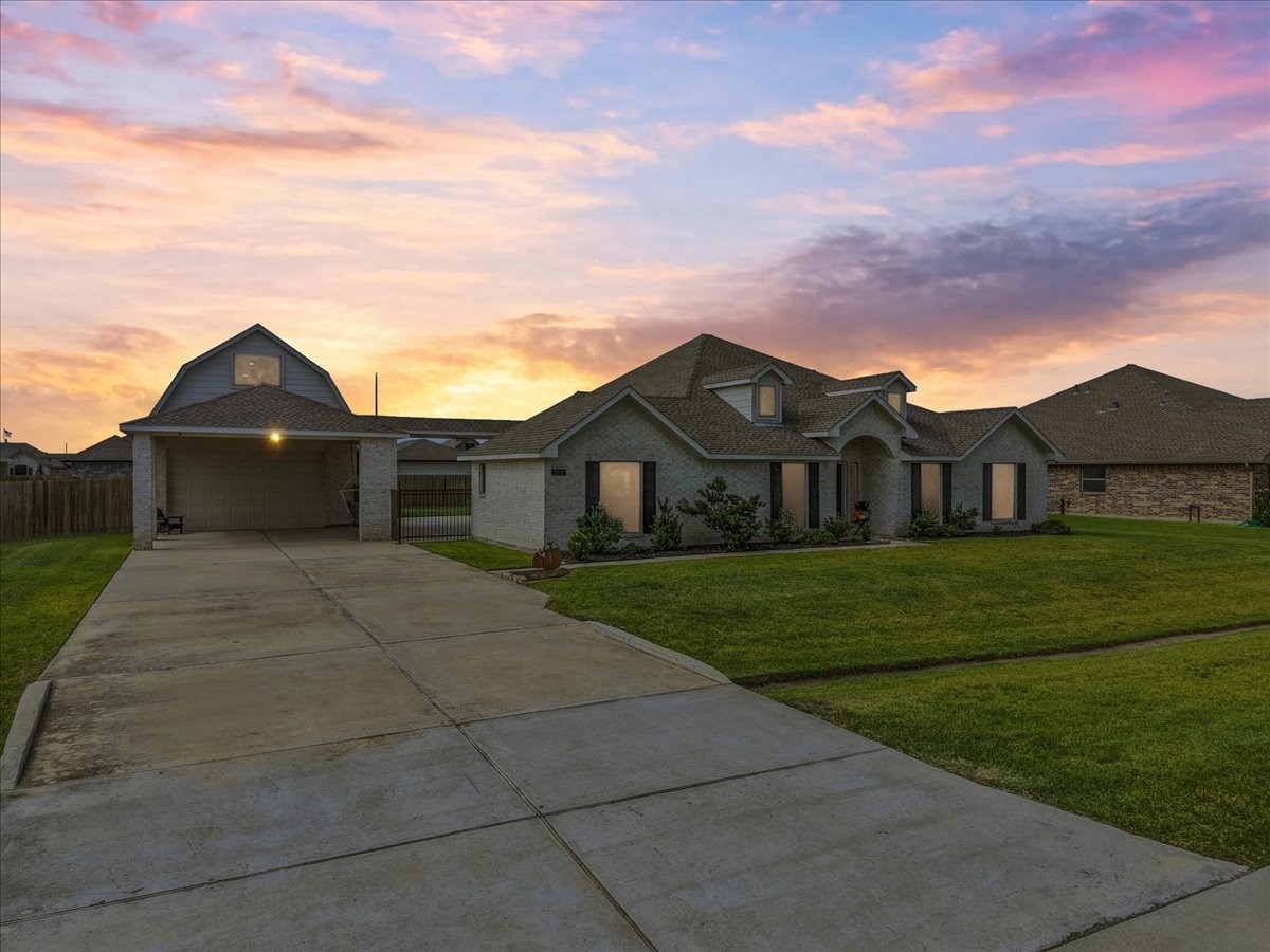 3310 Bastian Road, Dickinson, TX 77539