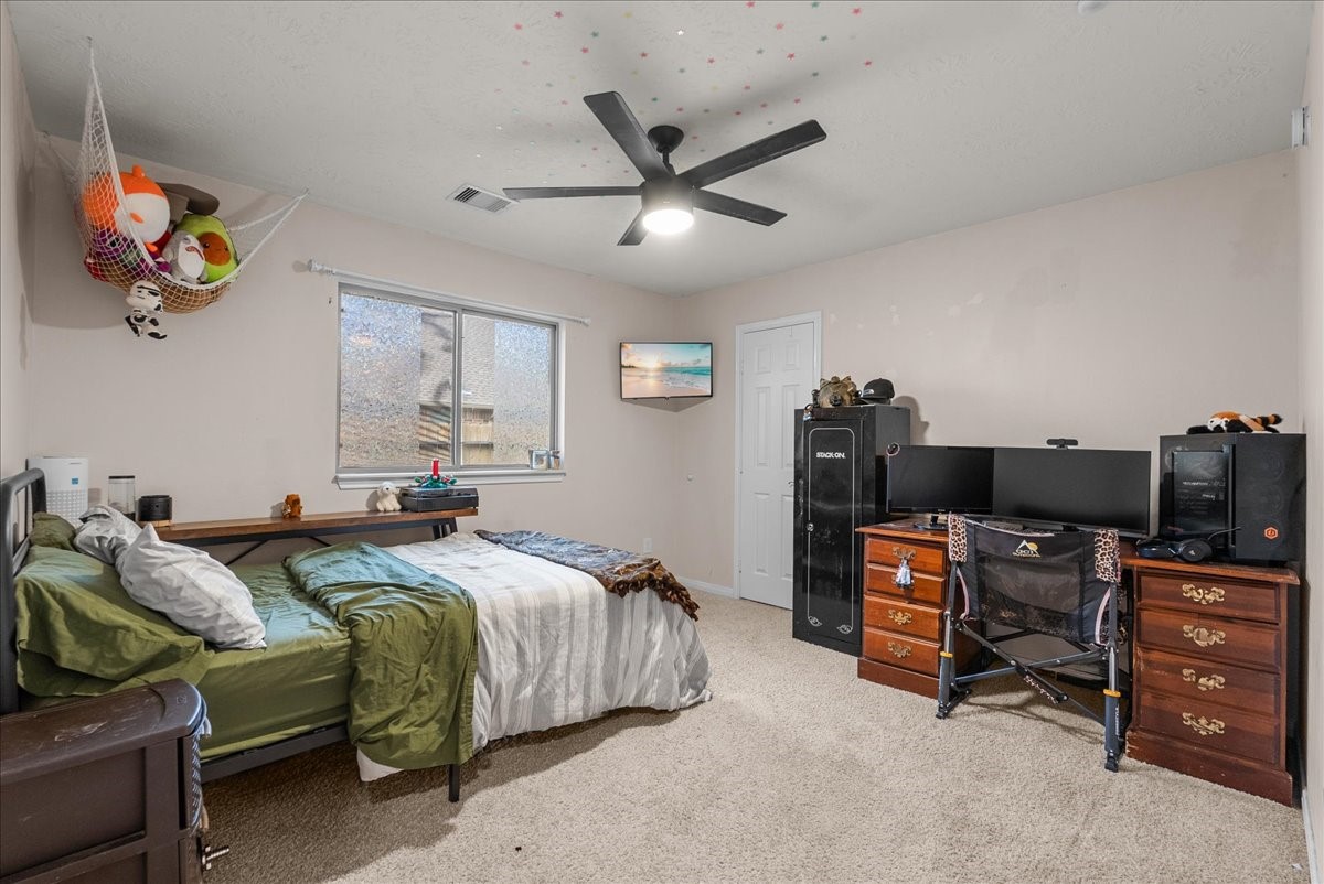 3310 Bastian Road, Dickinson, TX 77539