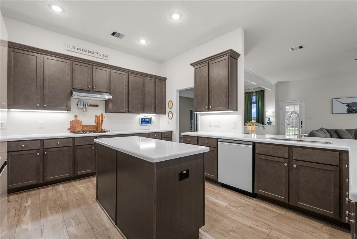 3310 Bastian Road, Dickinson, TX 77539