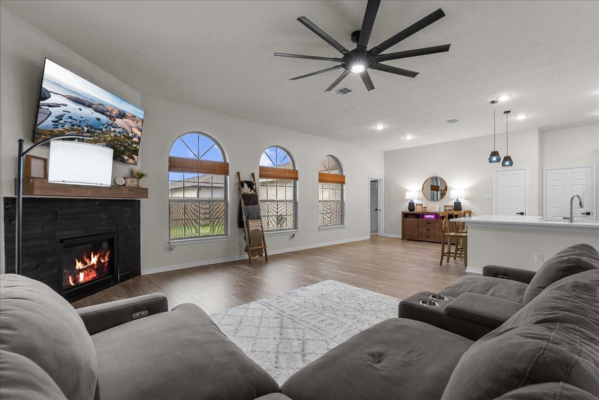 3310 Bastian Road, Dickinson, TX 77539