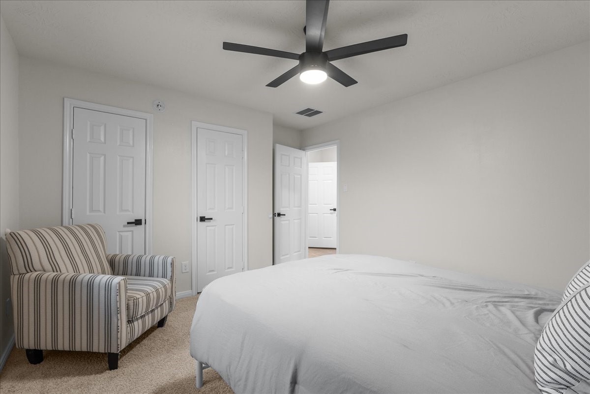 3310 Bastian Road, Dickinson, TX 77539