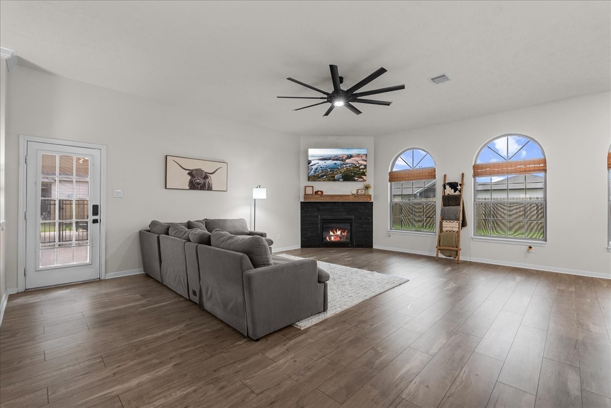 3310 Bastian Road, Dickinson, TX 77539
