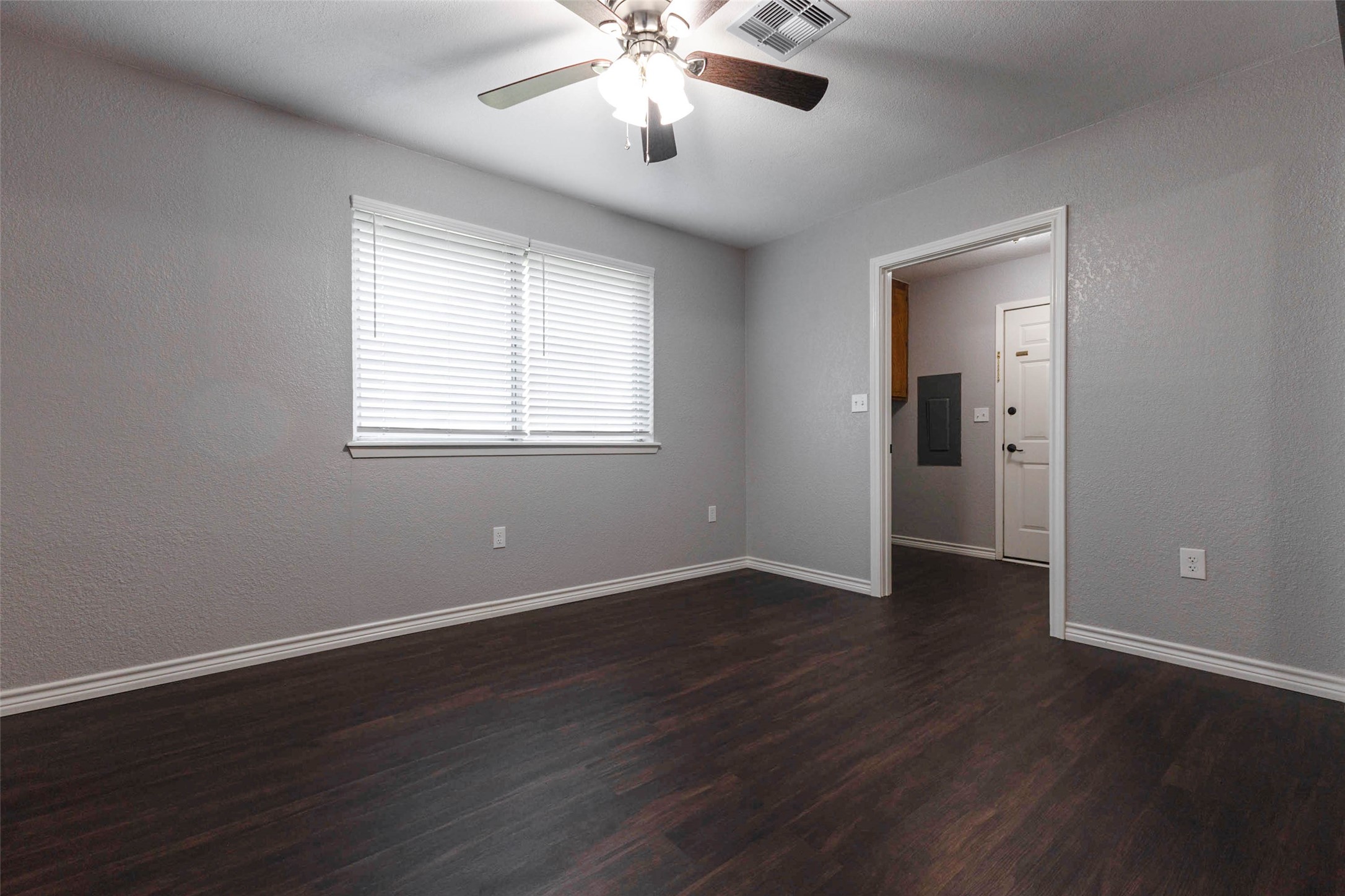 102 Cotton Street, Jones Creek, TX 77541