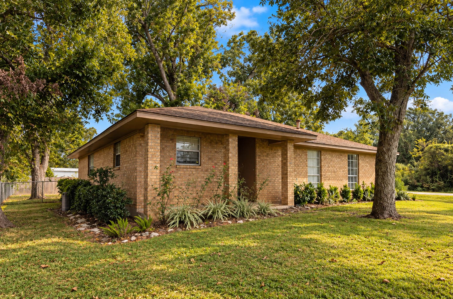 102 Cotton Street, Jones Creek, TX 77541