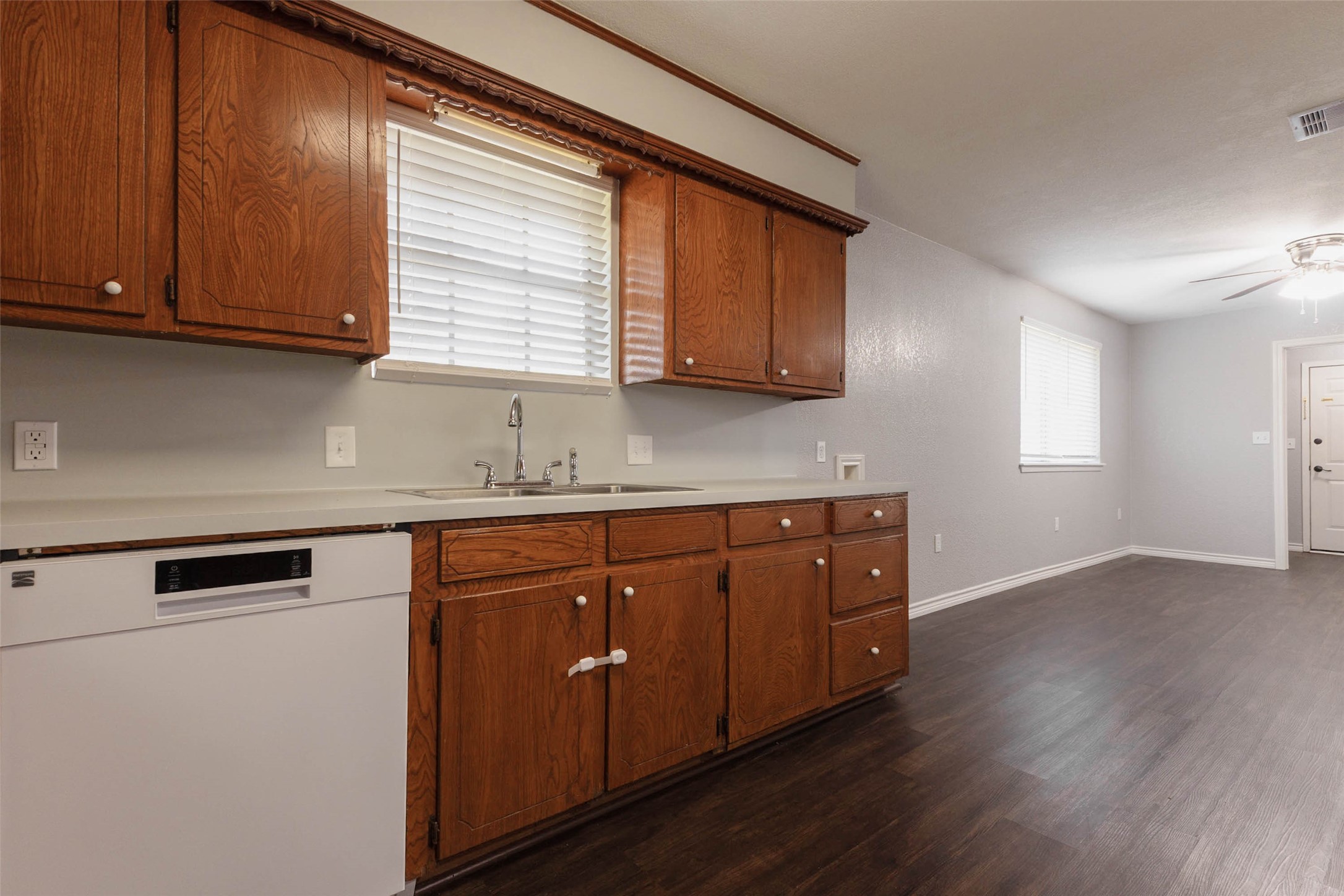 102 Cotton Street, Jones Creek, TX 77541