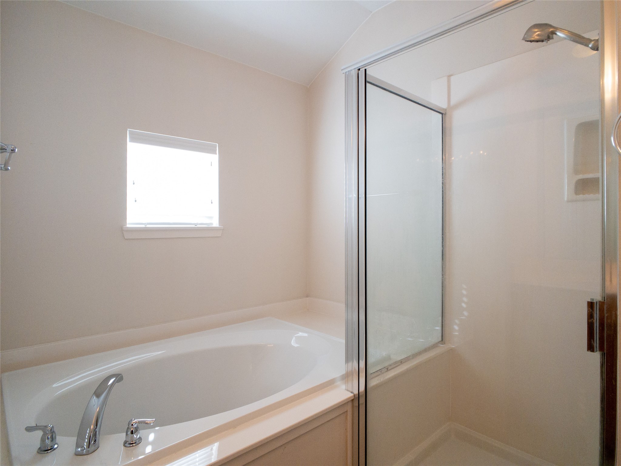 primary bath with garden tub & separate shower