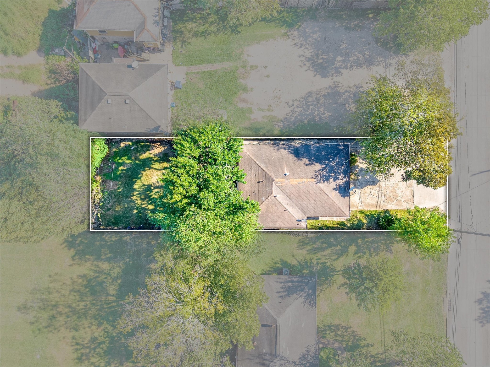 This aerial view shows the spacious lot.