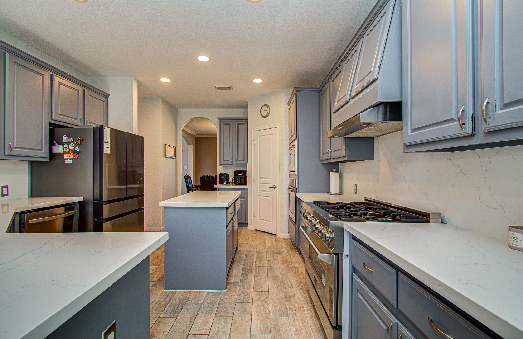 105 Hawke Bay Lane, Friendswood, TX 77546