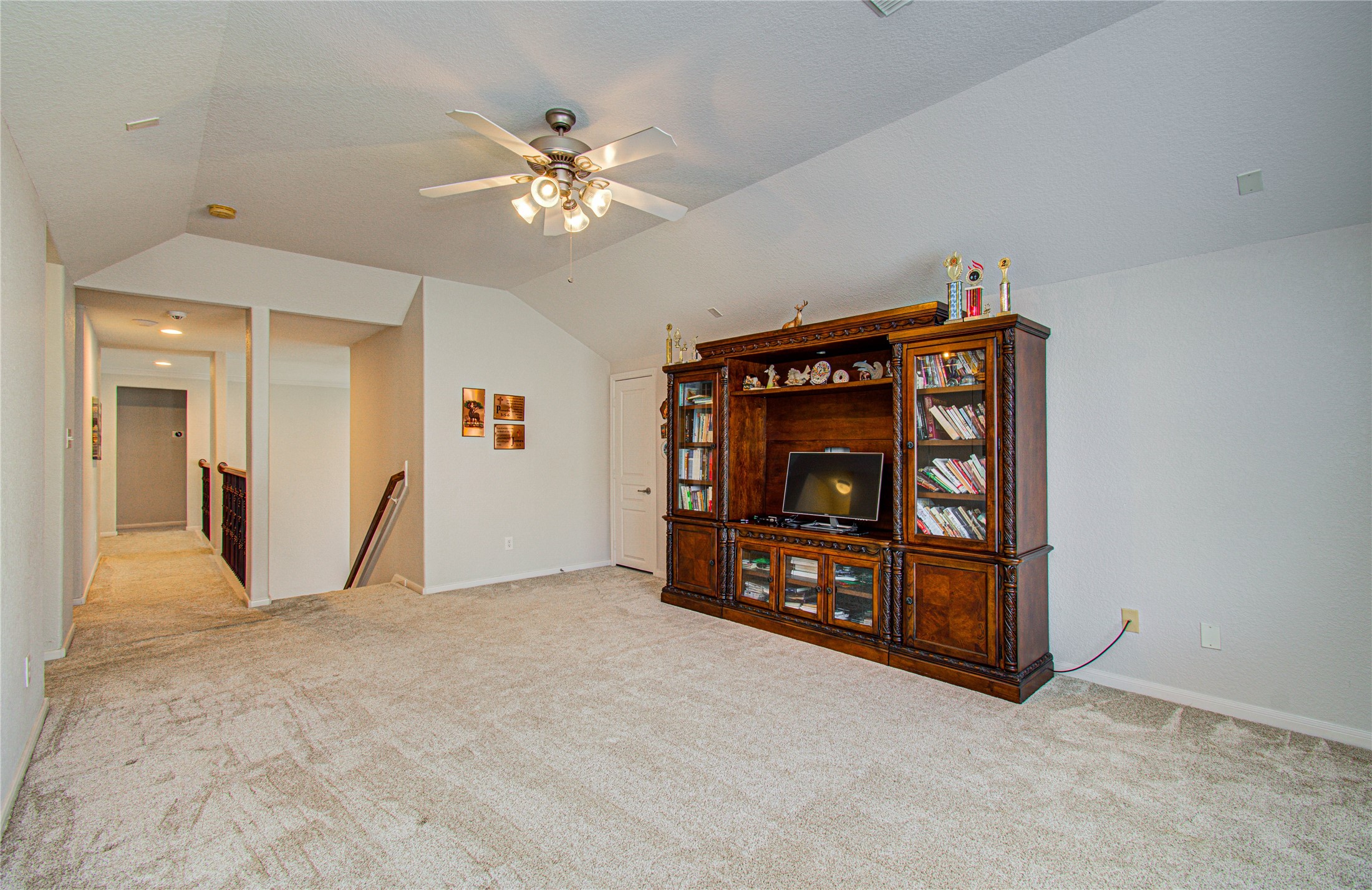 105 Hawke Bay Lane, Friendswood, TX 77546