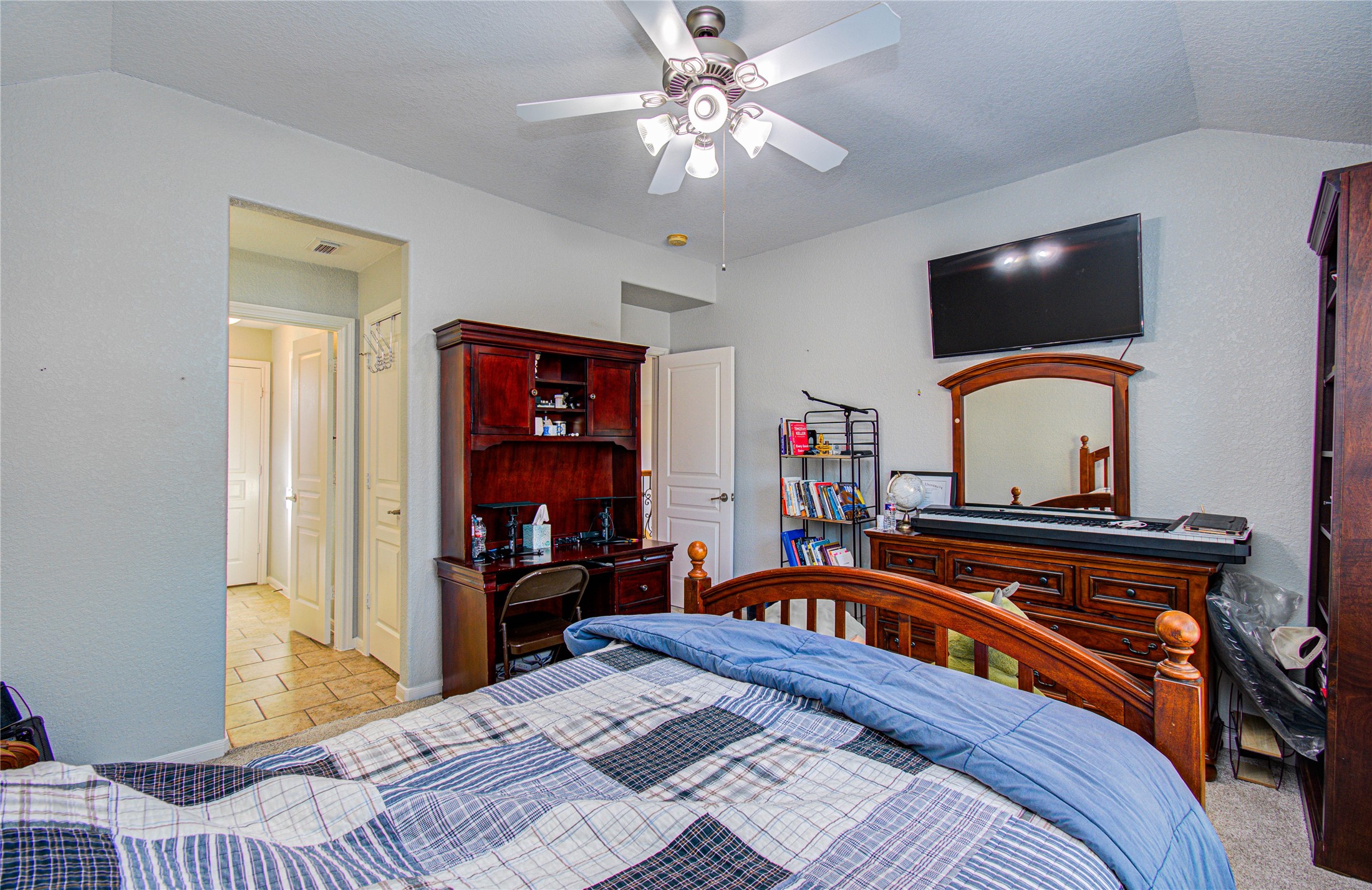 105 Hawke Bay Lane, Friendswood, TX 77546