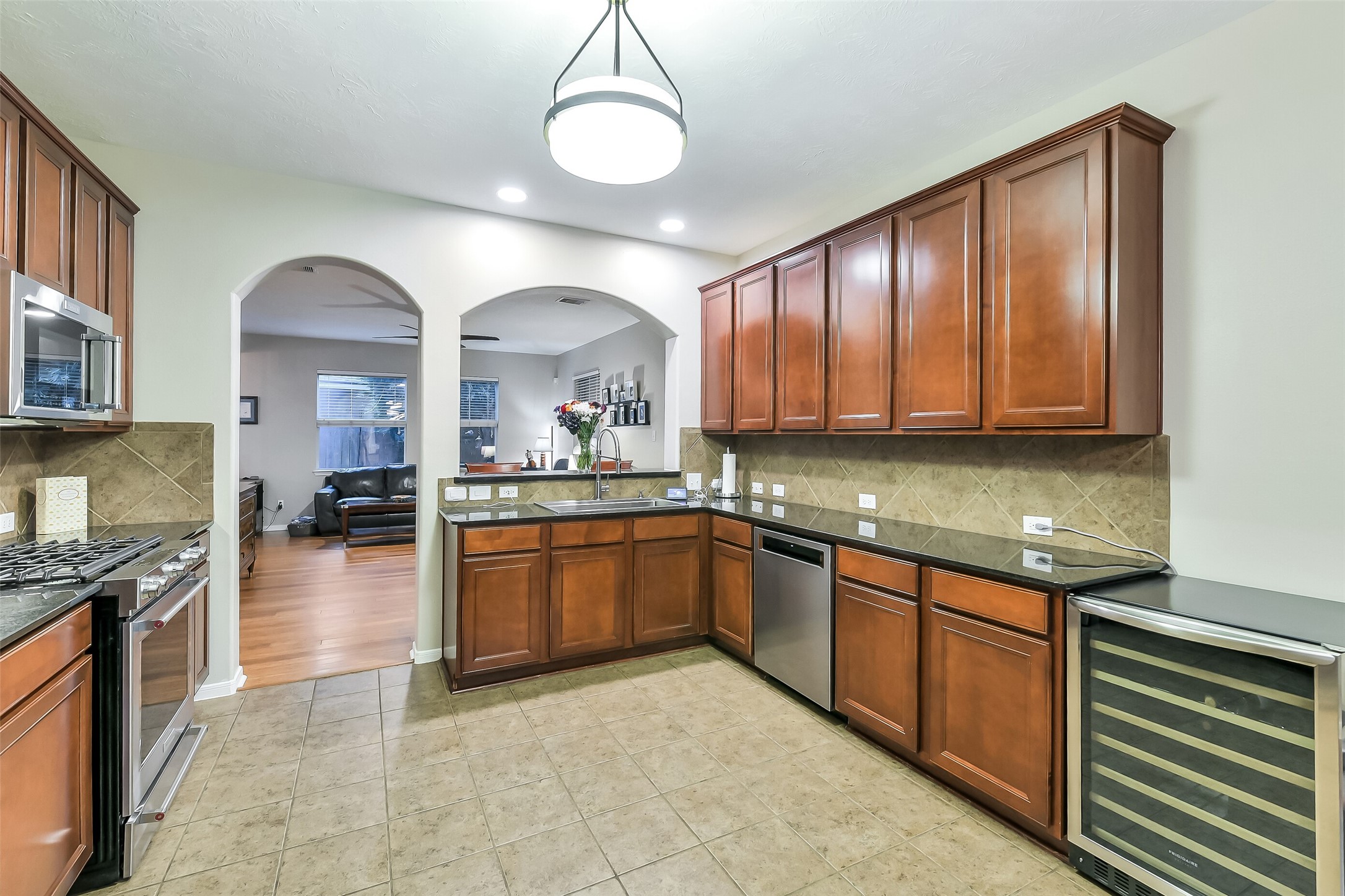 8934 Parlin Ridge Drive, Houston, TX 77040