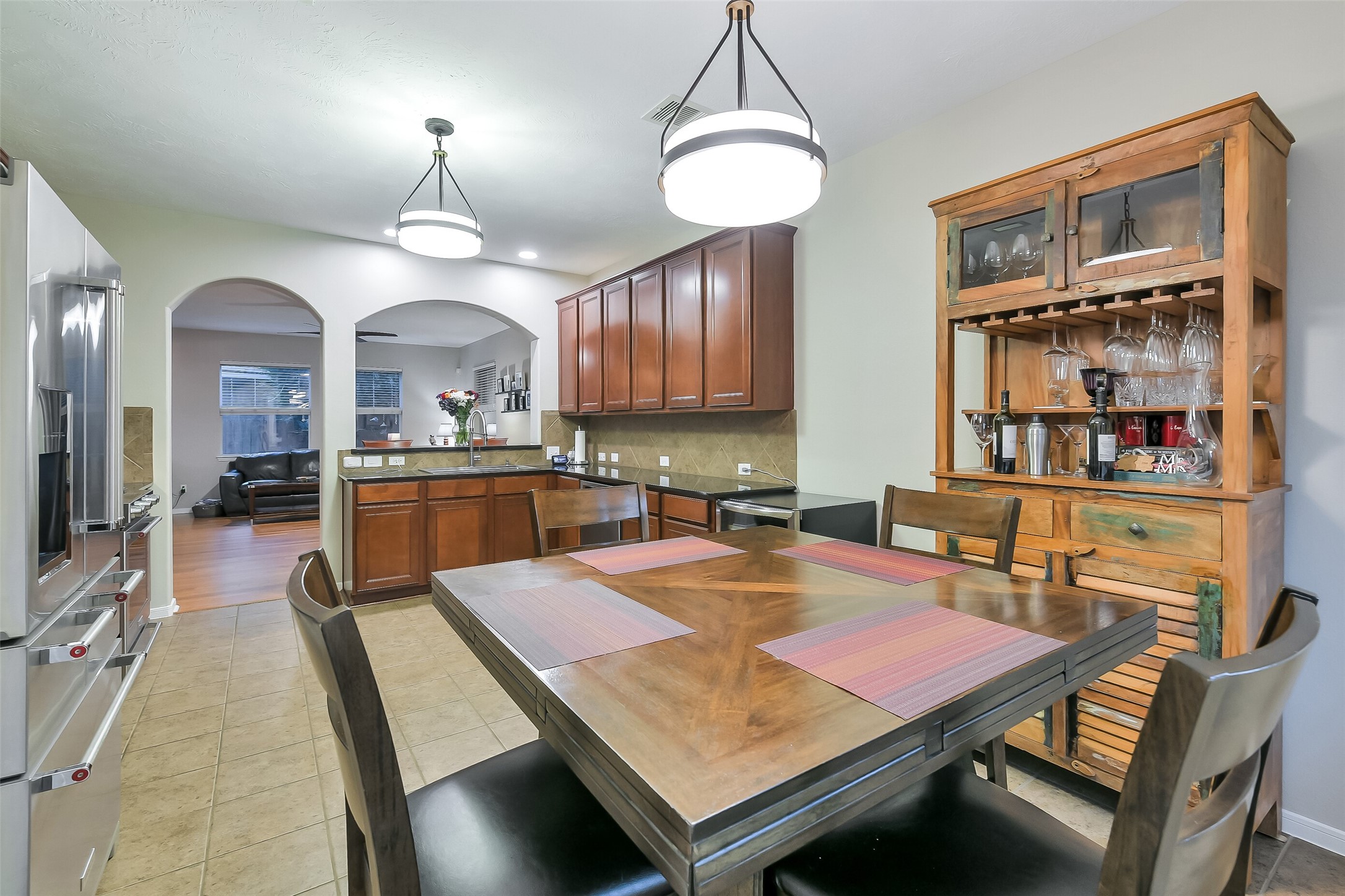 8934 Parlin Ridge Drive, Houston, TX 77040