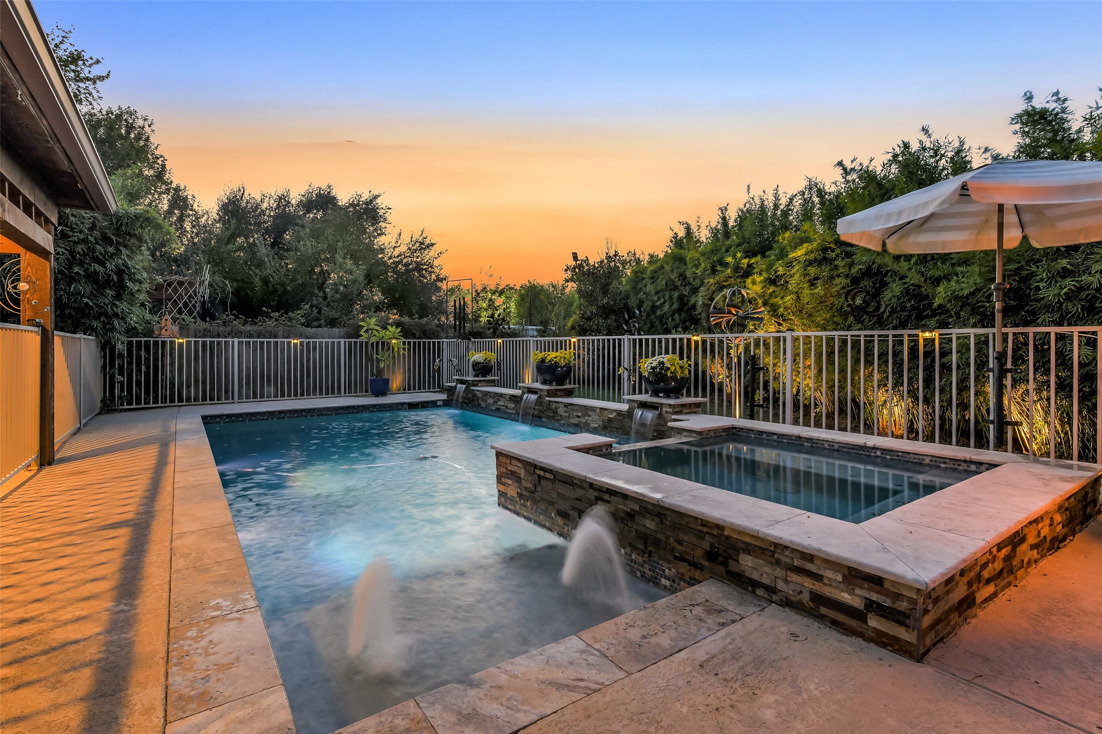 8934 Parlin Ridge Drive, Houston, TX 77040