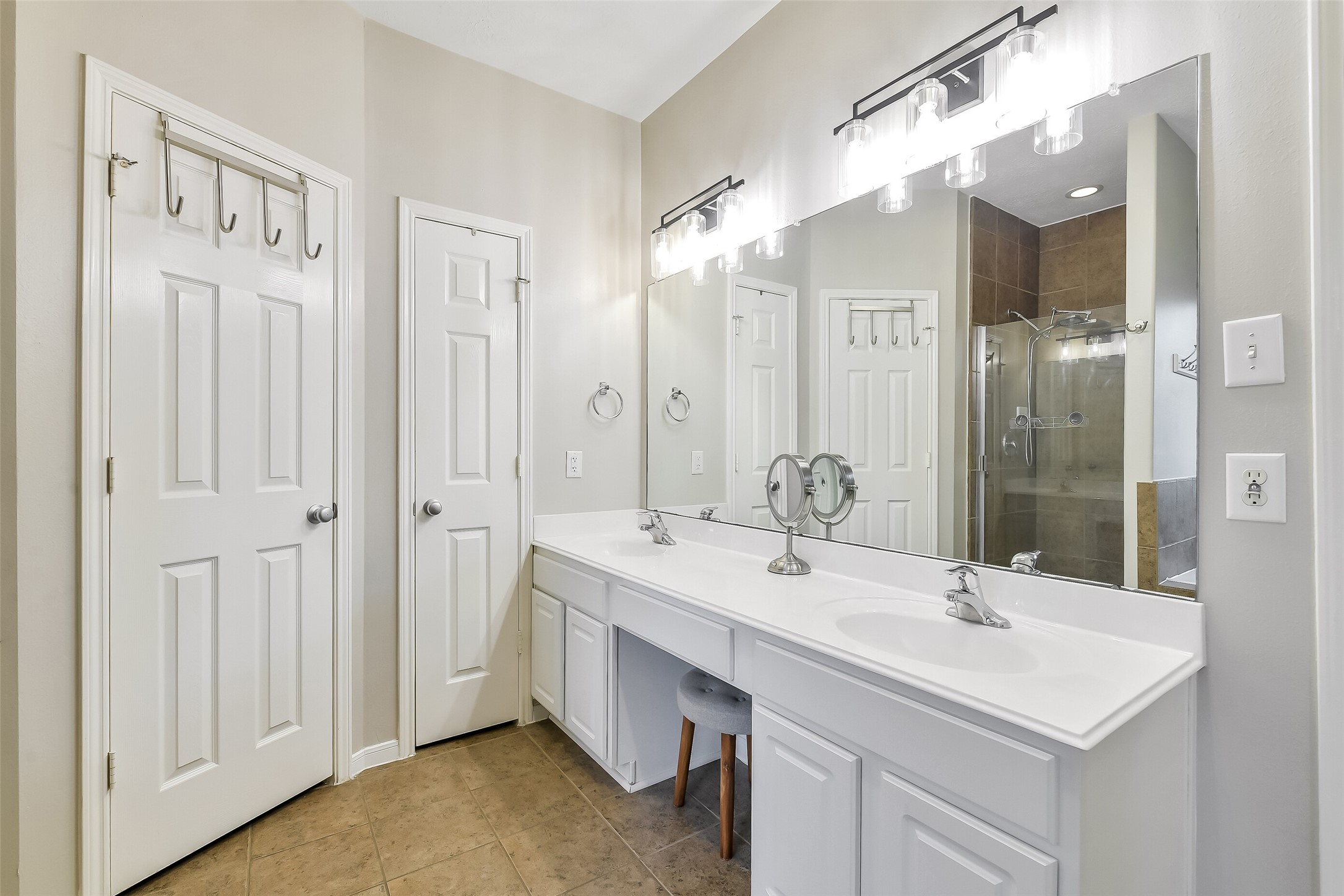 8934 Parlin Ridge Drive, Houston, TX 77040