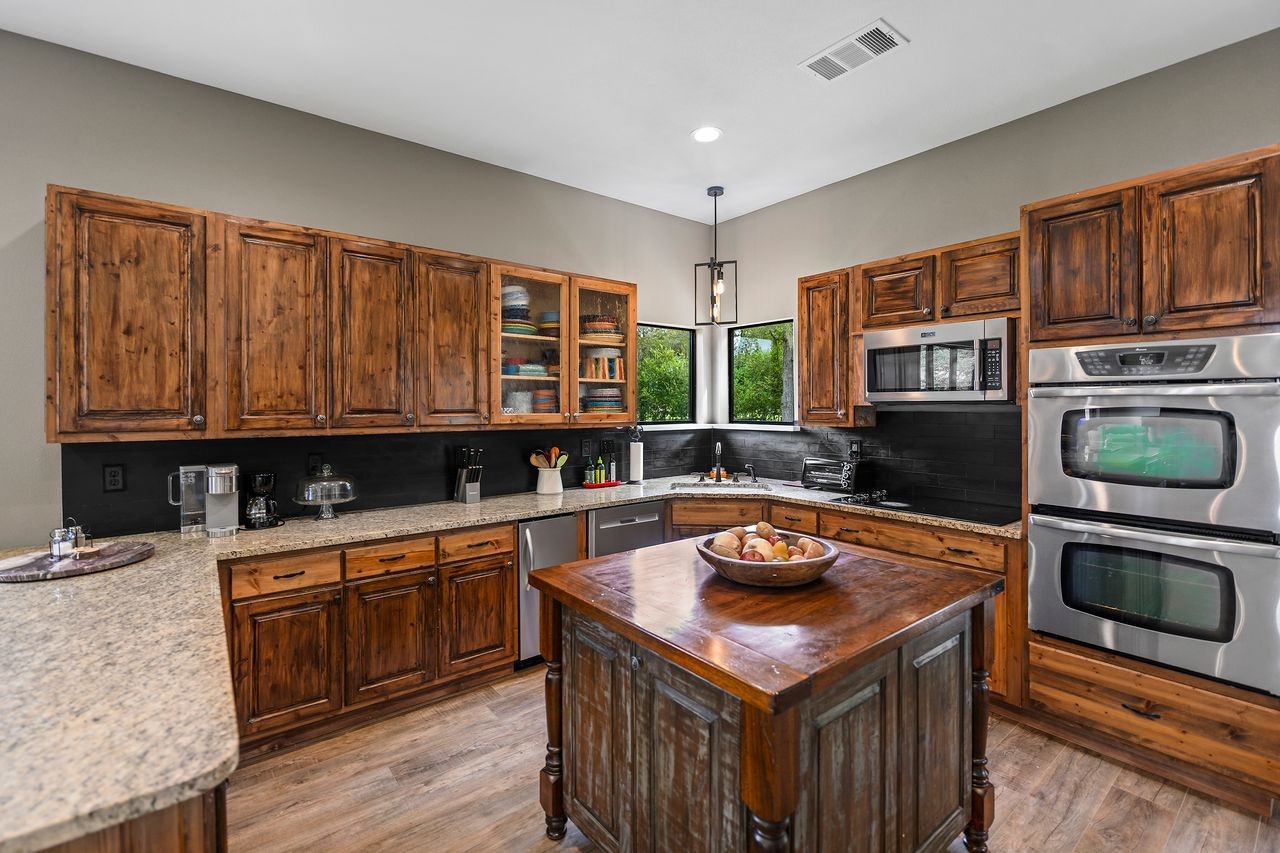 7020 Terry Lane, Fulshear, TX 77406