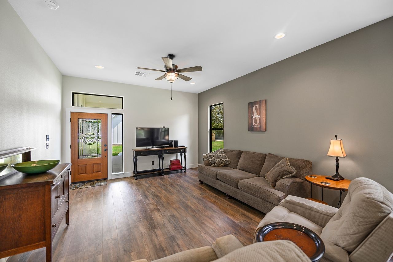 7020 Terry Lane, Fulshear, TX 77406