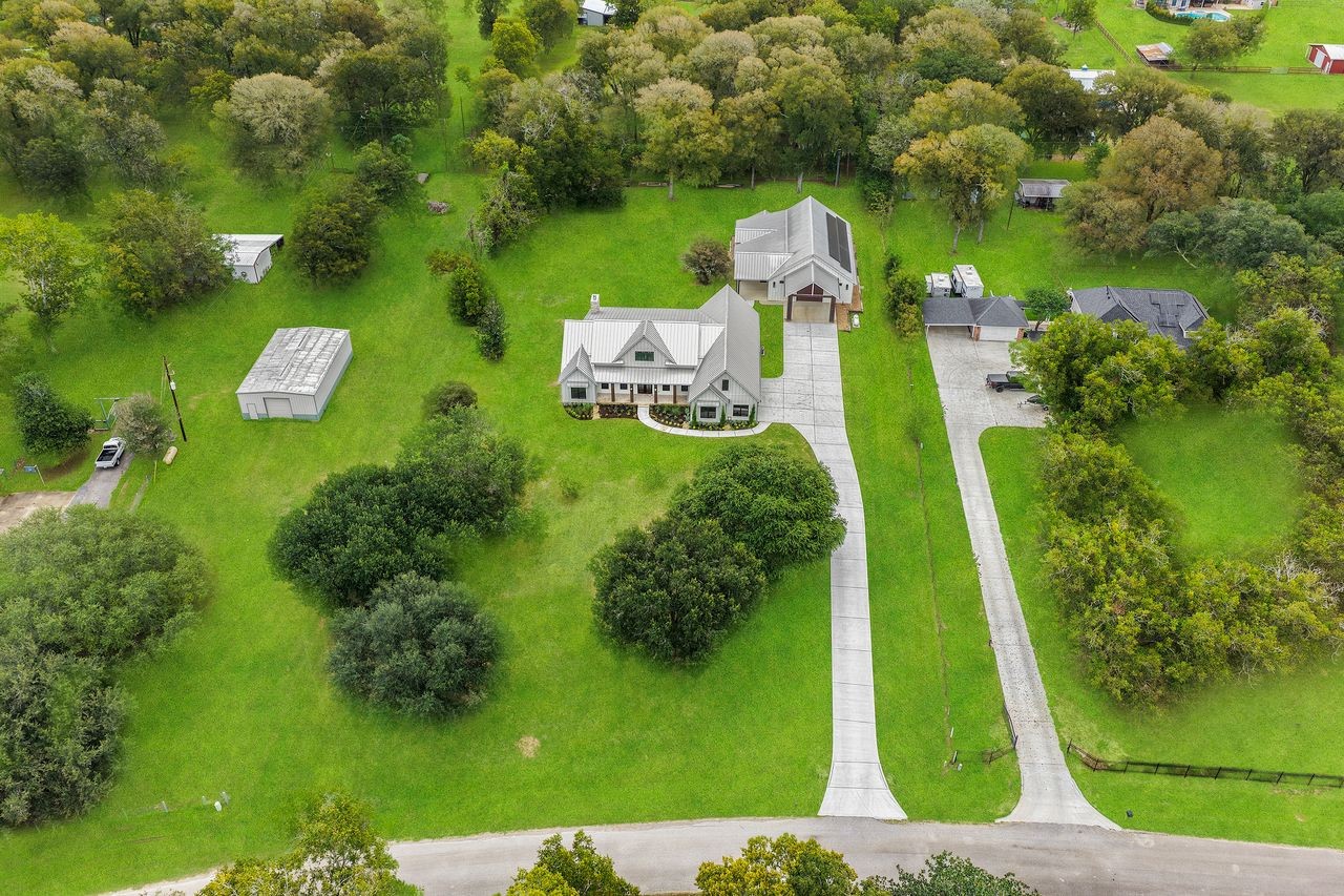 7020 Terry Lane, Fulshear, TX 77406
