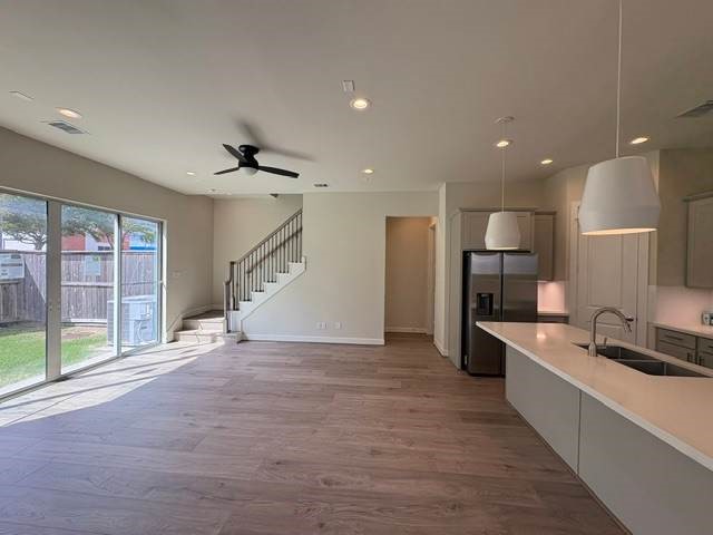 10426 Executive Lake Drive, Stafford, TX 77477