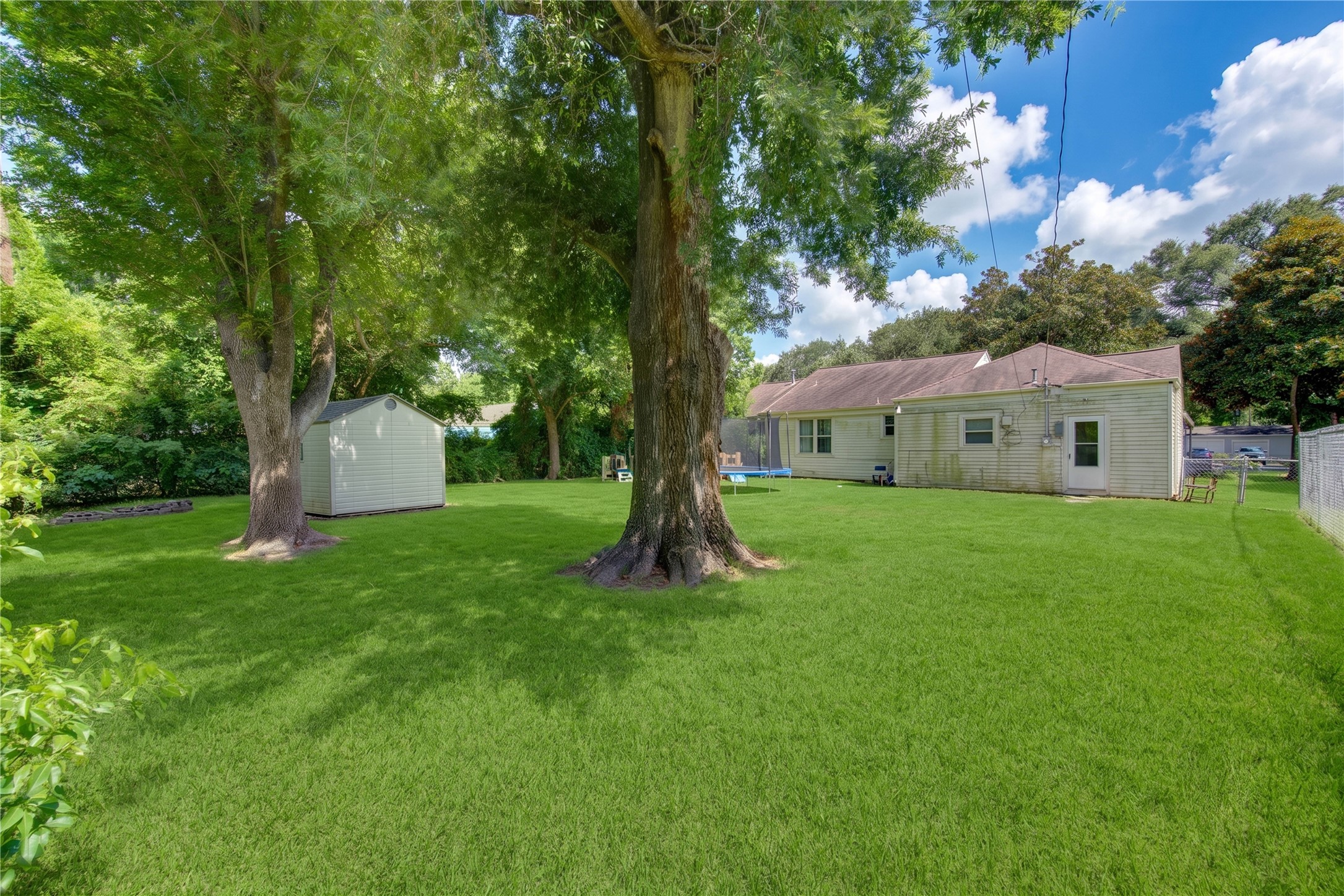 2206 Oaklawn Drive, La Marque, TX 77568