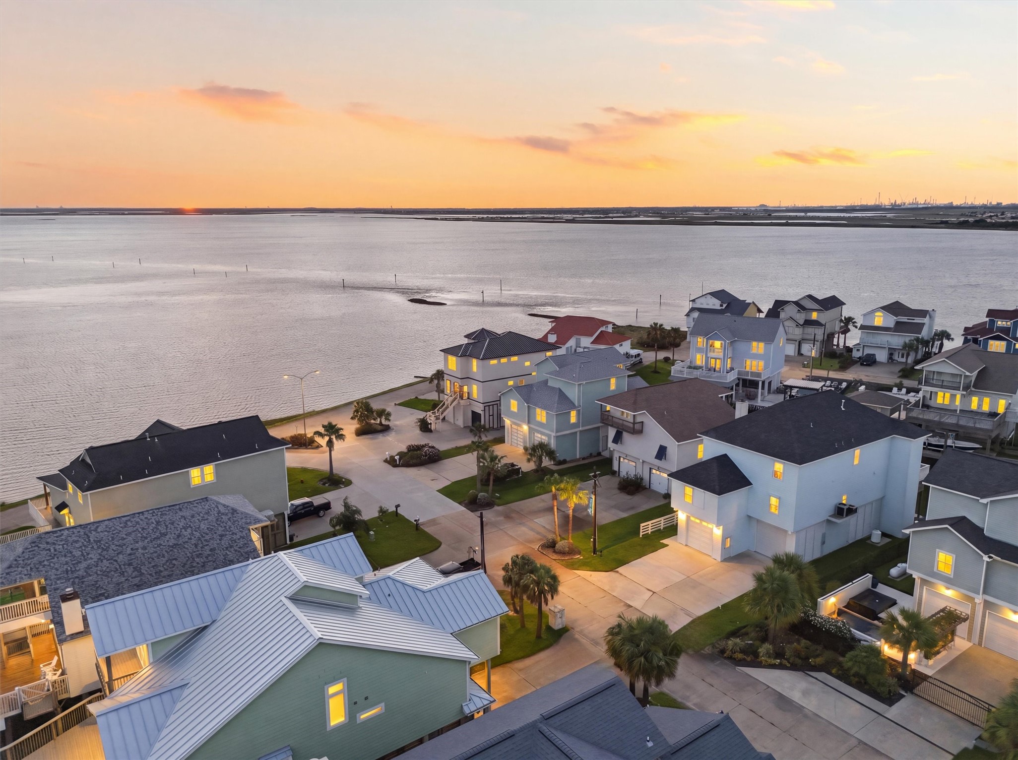 Positioned near the end of the
island, this home enjoys a prime
location with quick access to
Jones Bay and the open-water
adventures that make Tiki Island
so special.