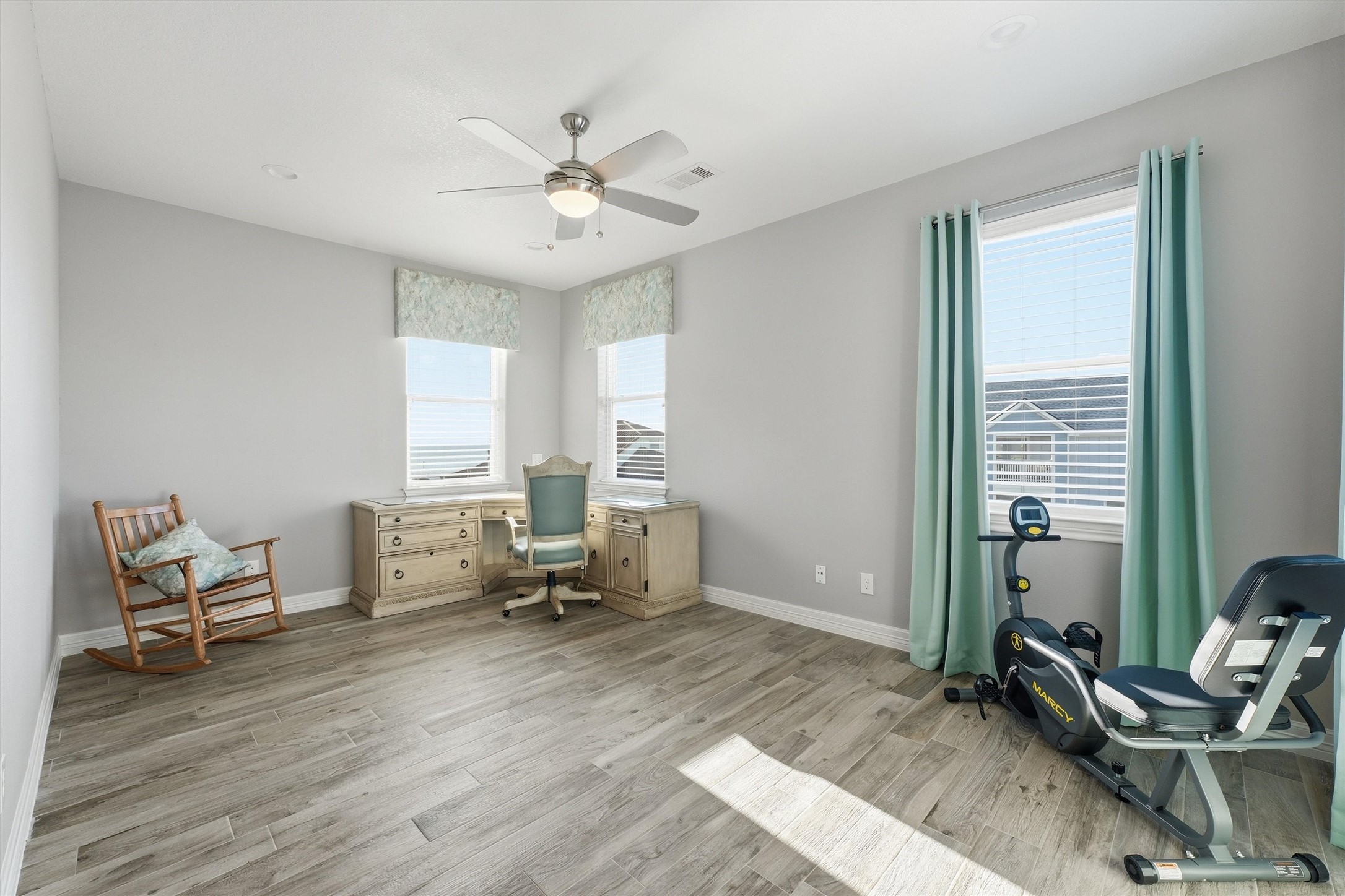This oversized upstairs 4th
bedroom room is full of
possibilities, whether you need
an additional bedroom, game
room, media space, or a
comfortable retreat for weekend
visitors.