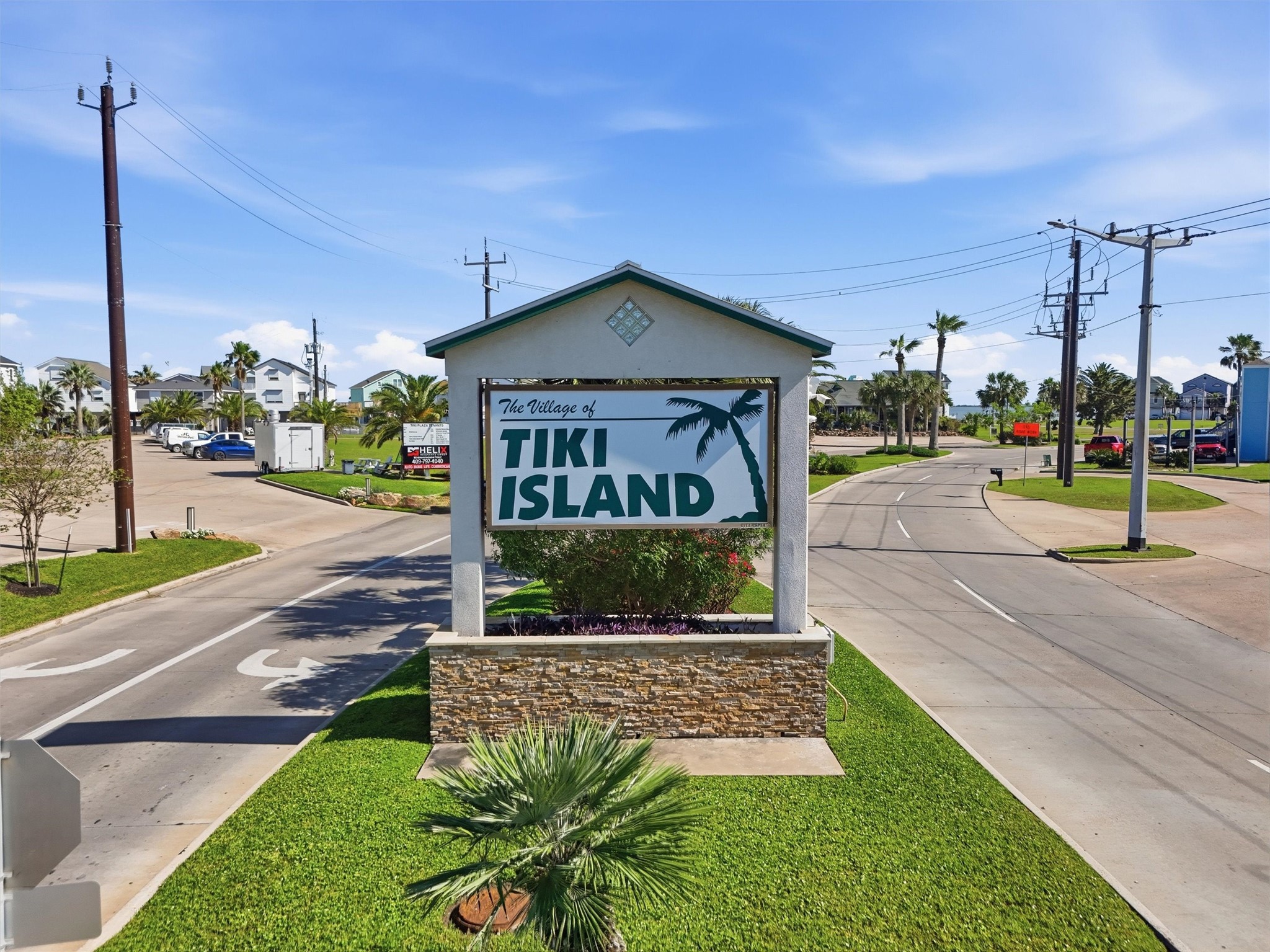 Welcome to Tiki Island, a
beloved waterfront community
known for its boating lifestyle,
laid-back coastal atmosphere,
and exceptional access to
Galveston Bay adventures.