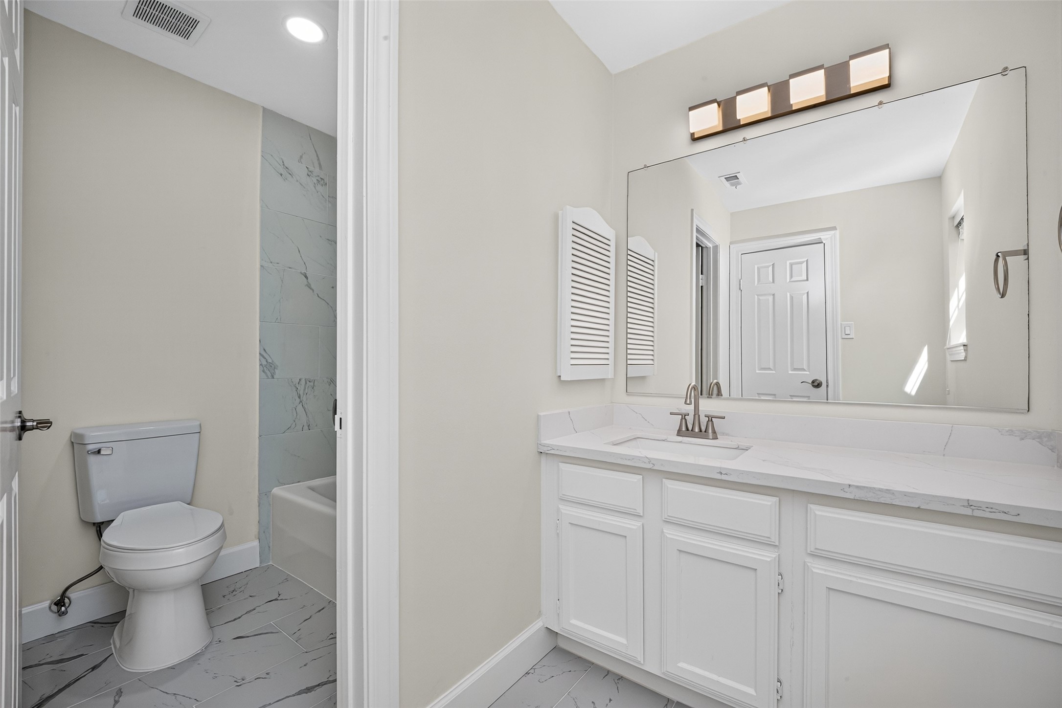 600 Wilcrest Drive, #66, Houston, TX 77042