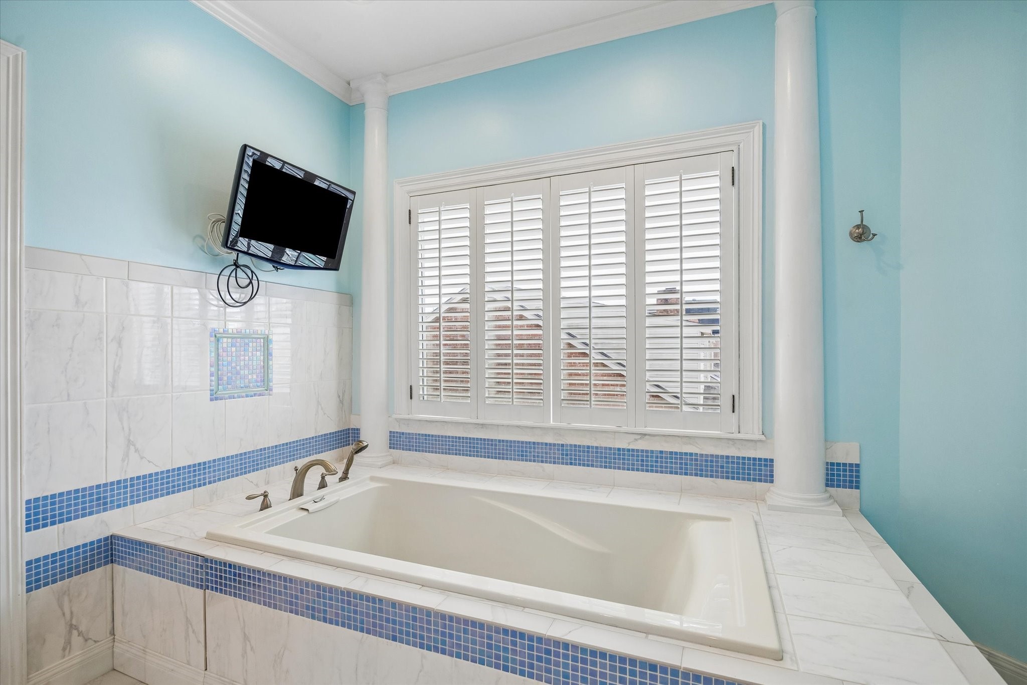 Every bathtub lover's dream!