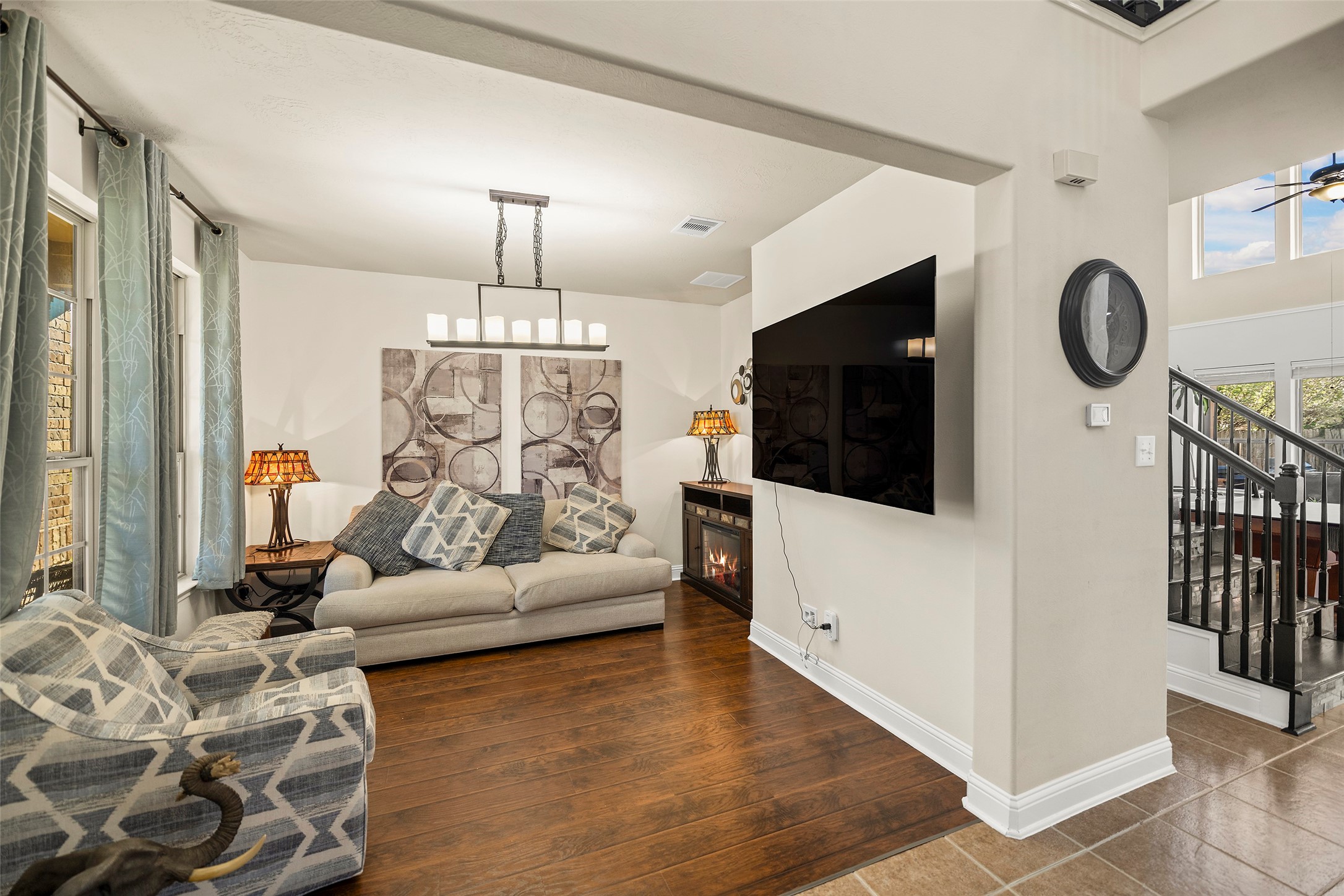This rooms overlook the front yard