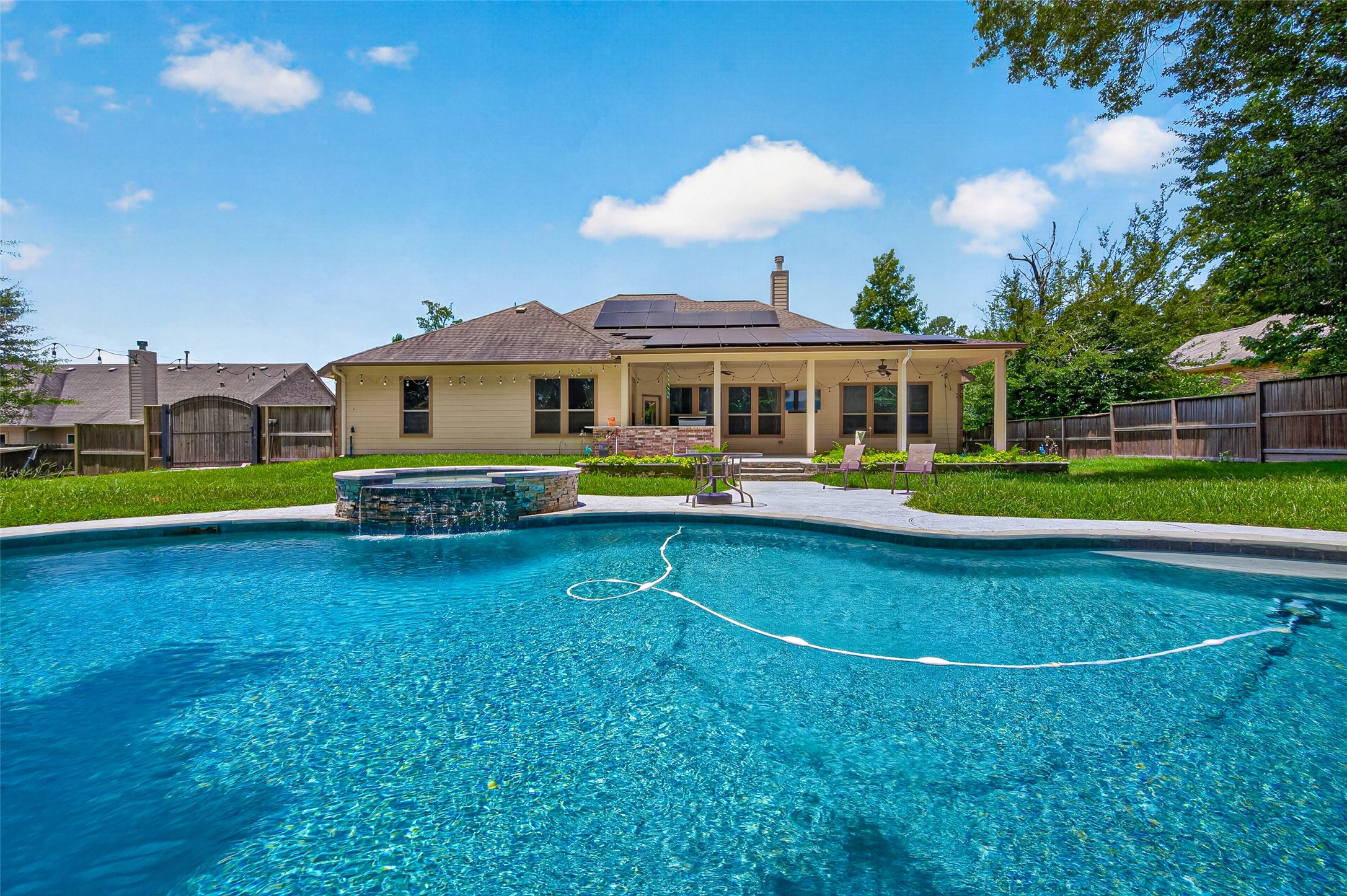 28510 Redwood Cliff Lane, Huffman, TX 77336