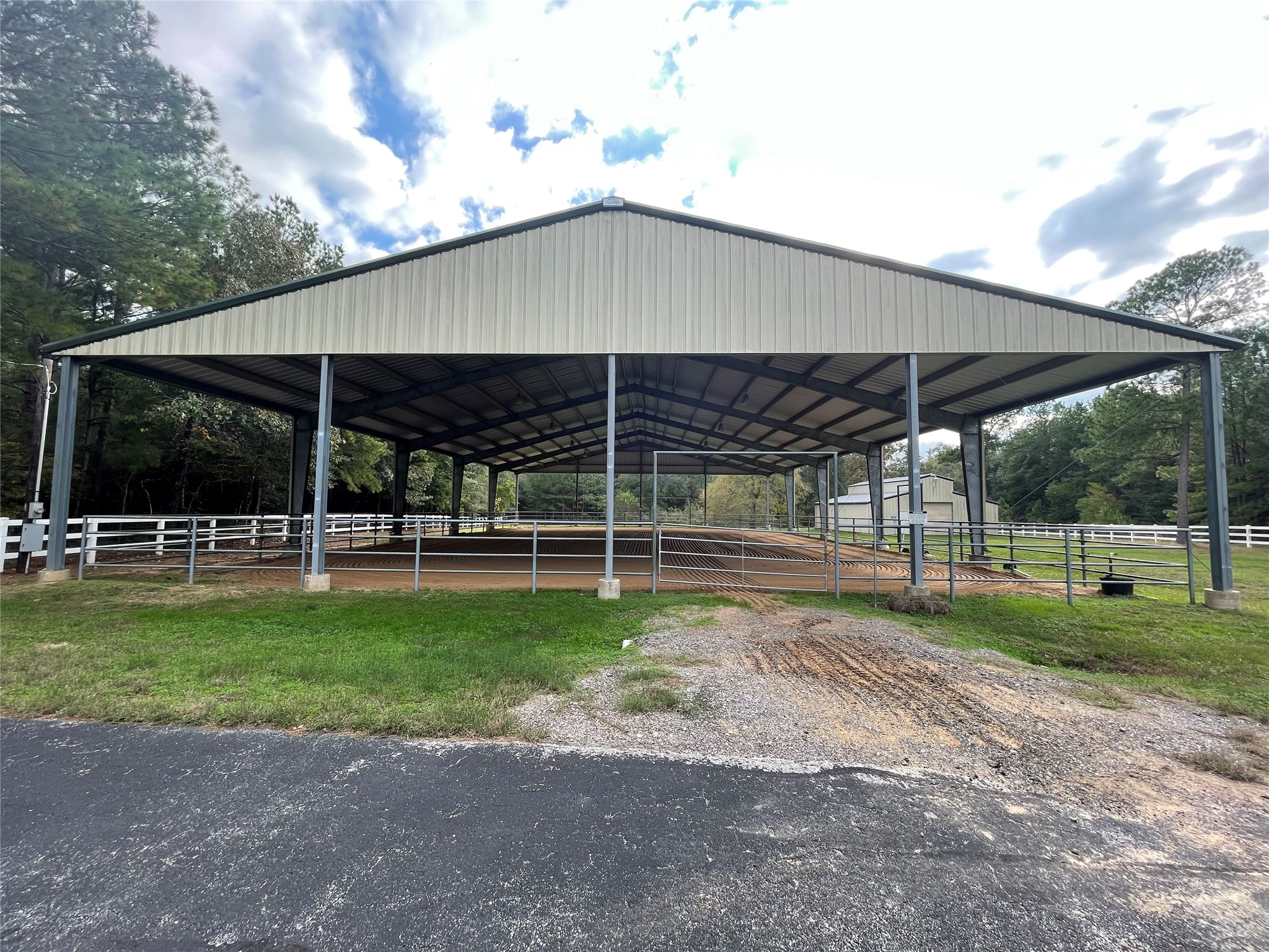 28921 Mustang Drive, Waller, TX 77484